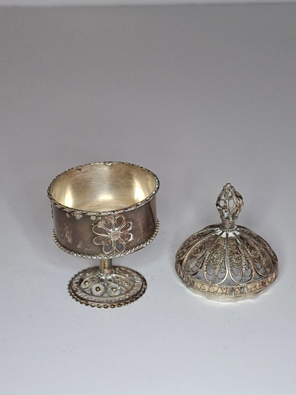 Antique Bezalel Jerusalem .935 Silver Filigree Besamim Spice Box Judaica c.1920s Israel