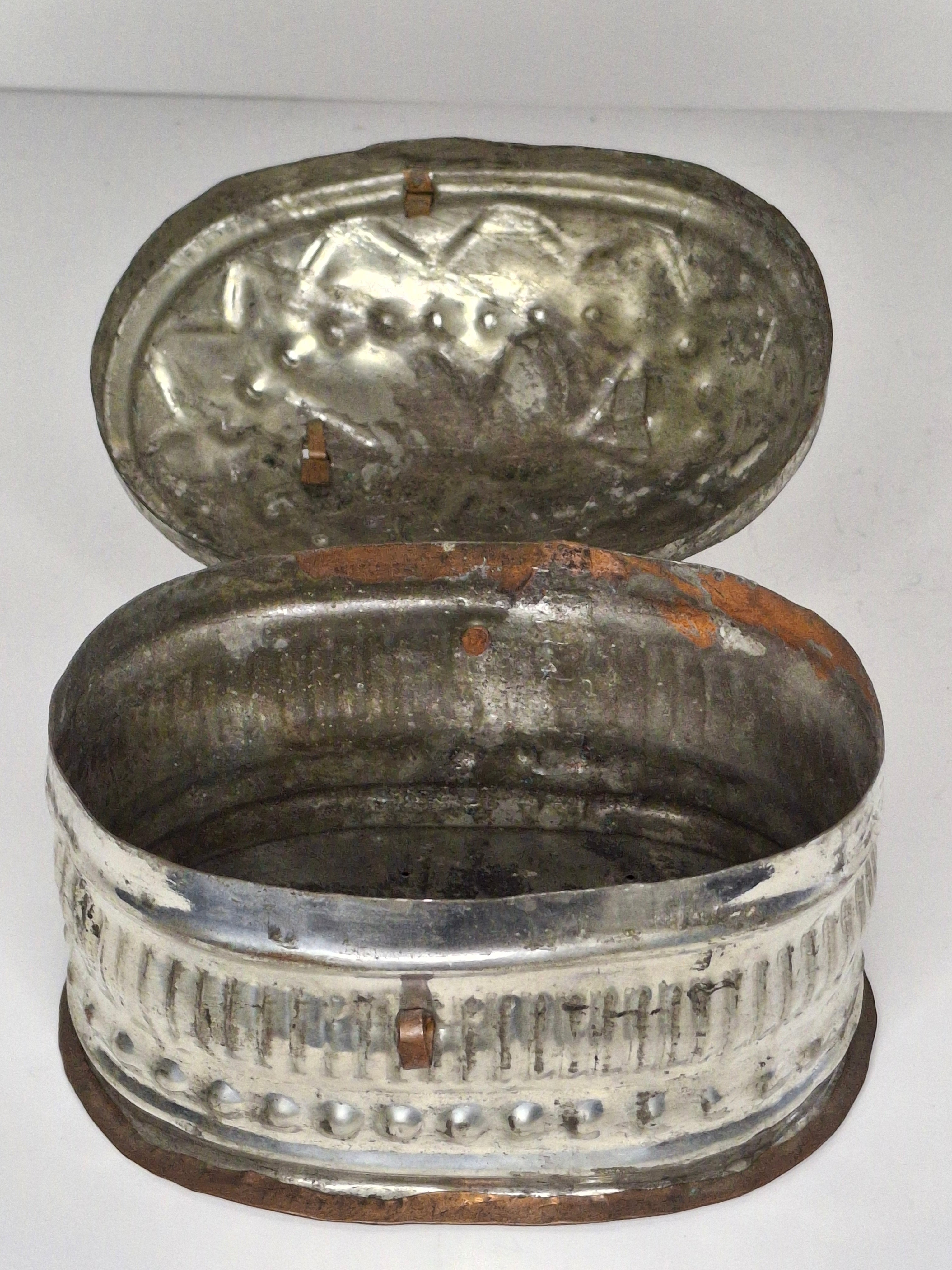 Vintage Early 20th Century Tin Etrog Box Embossed Judaica Sukkot w/ Brass Handle & Hinge – Bezalel Style