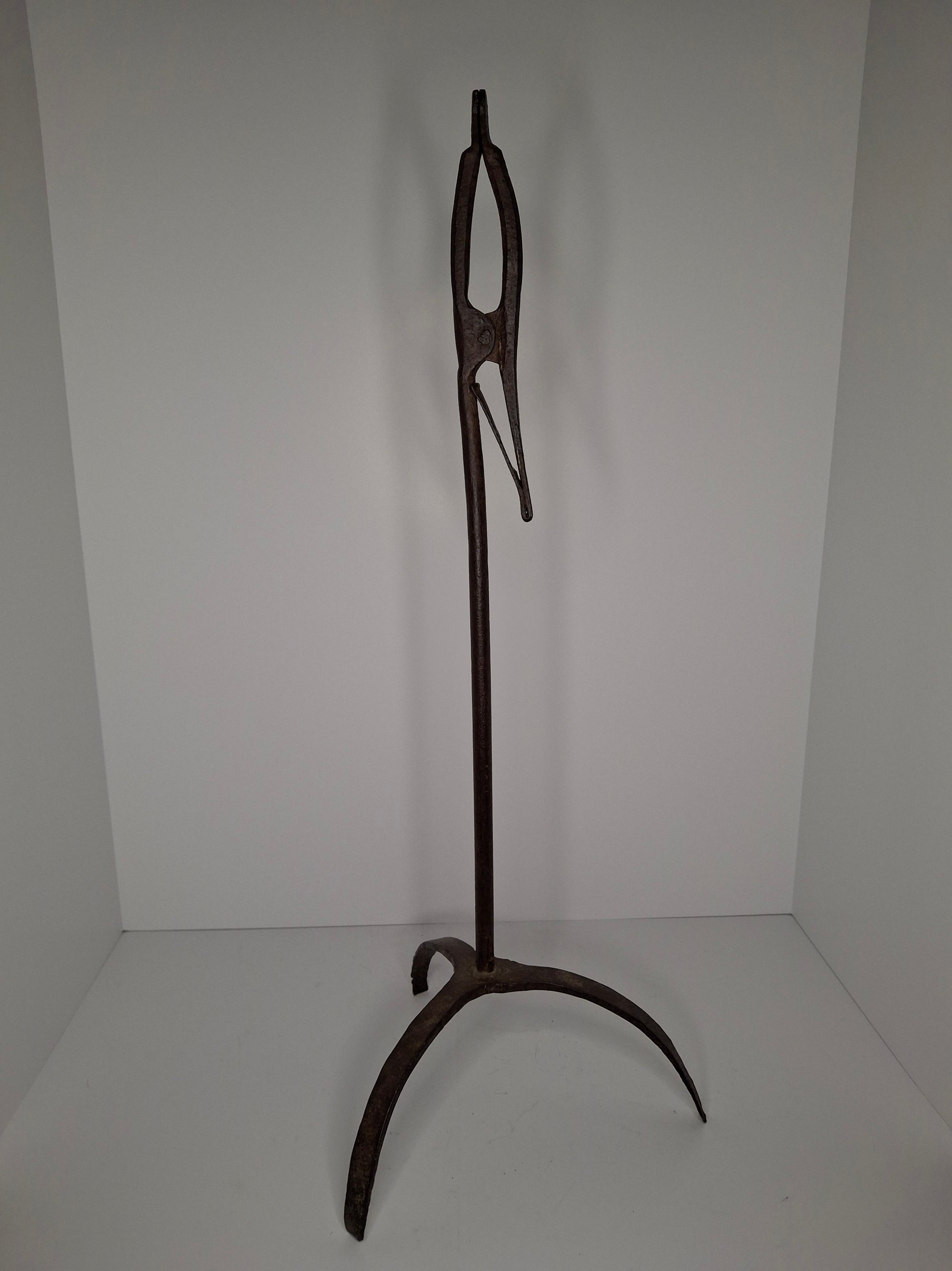 Rare and Exceptional Revolutionary War / War of 1812 Hand-Forged Iron Splint Holder – Perfect Working Spring – ca. 1770–1820