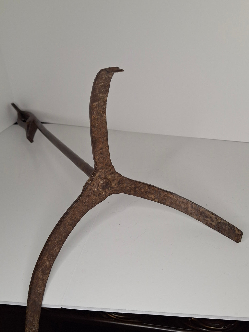 Rare and Exceptional Revolutionary War / War of 1812 Hand-Forged Iron Splint Holder – Perfect Working Spring – ca. 1770–1820