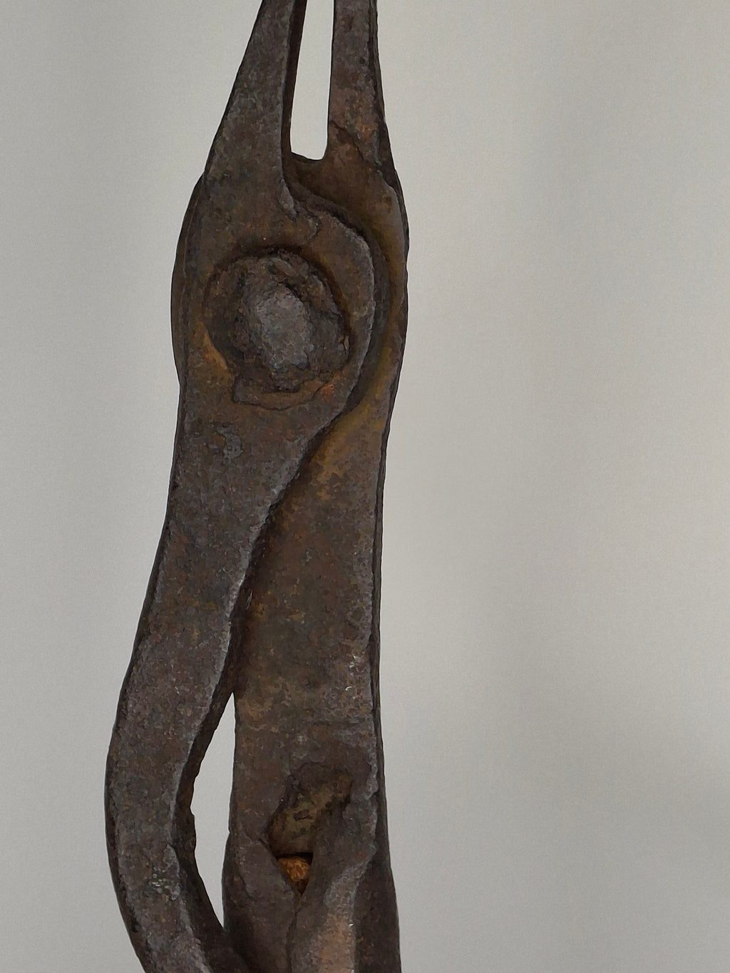 Exceptional and Rare Early American Wrought Iron Standing Rushlight / Splint Holder on Original Turned Wood Base – c.1780-1820 New England