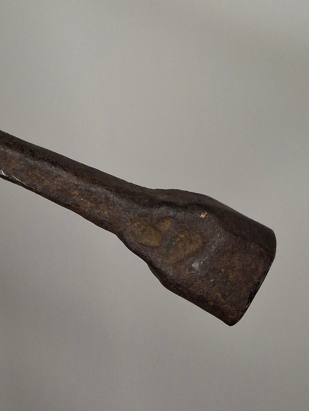 Exceptional and Rare Early American Wrought Iron Standing Rushlight / Splint Holder on Original Turned Wood Base – c.1780-1820 New England