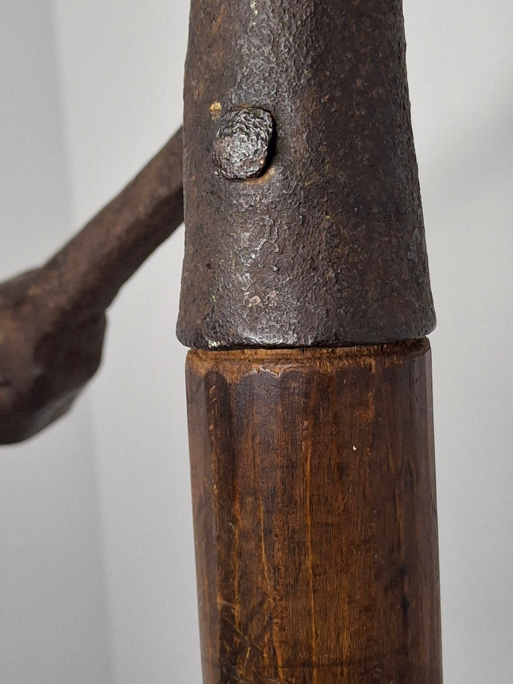 Exceptional and Rare Early American Wrought Iron Standing Rushlight / Splint Holder on Original Turned Wood Base – c.1780-1820 New England