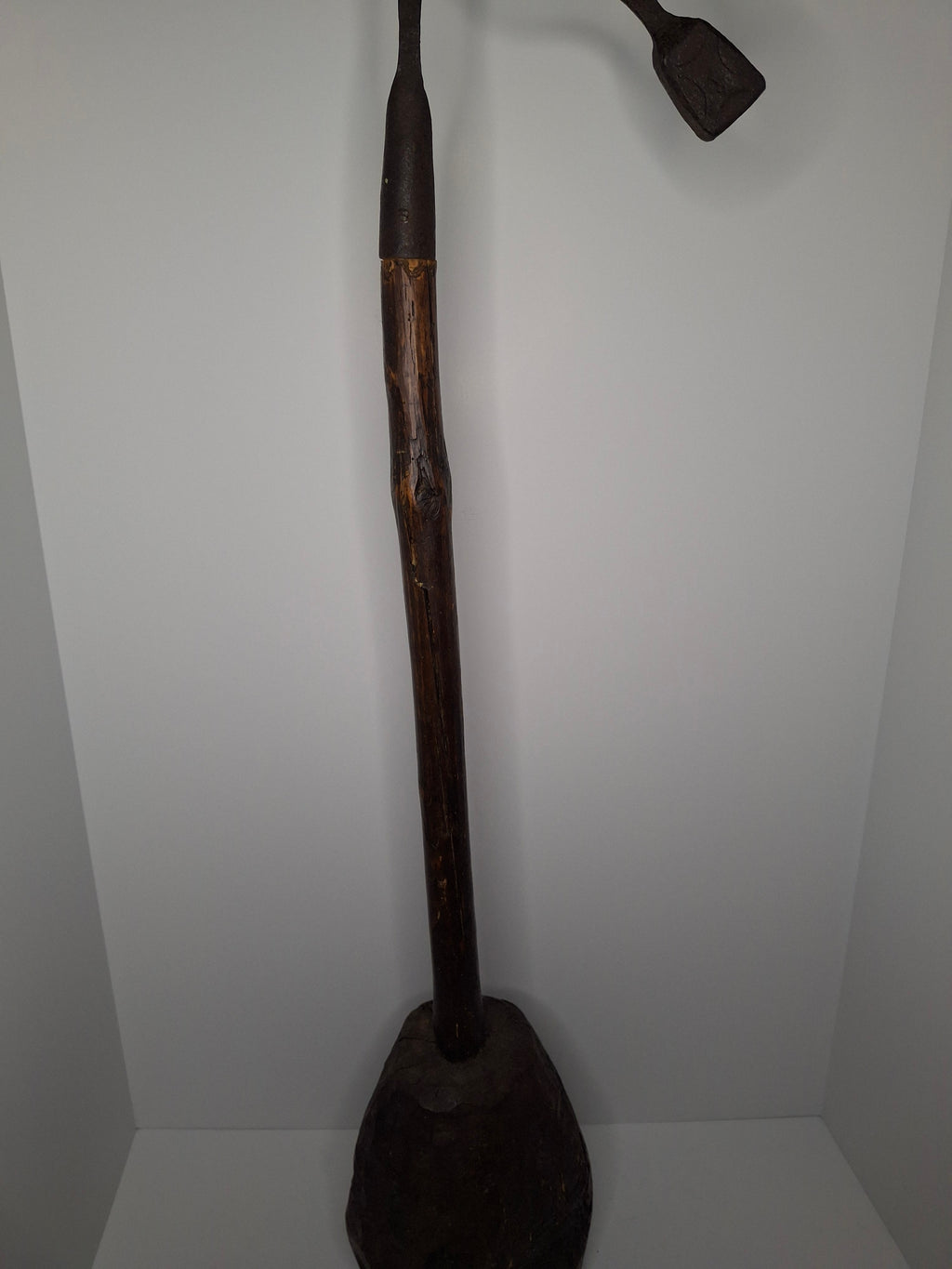 Exceptional 18th Century British Wrought Iron Rushlight Splint Holder w/Stylized Lozenge Registry Hallmark & Original Wooden Stump Base – Tall Primitive Lighting