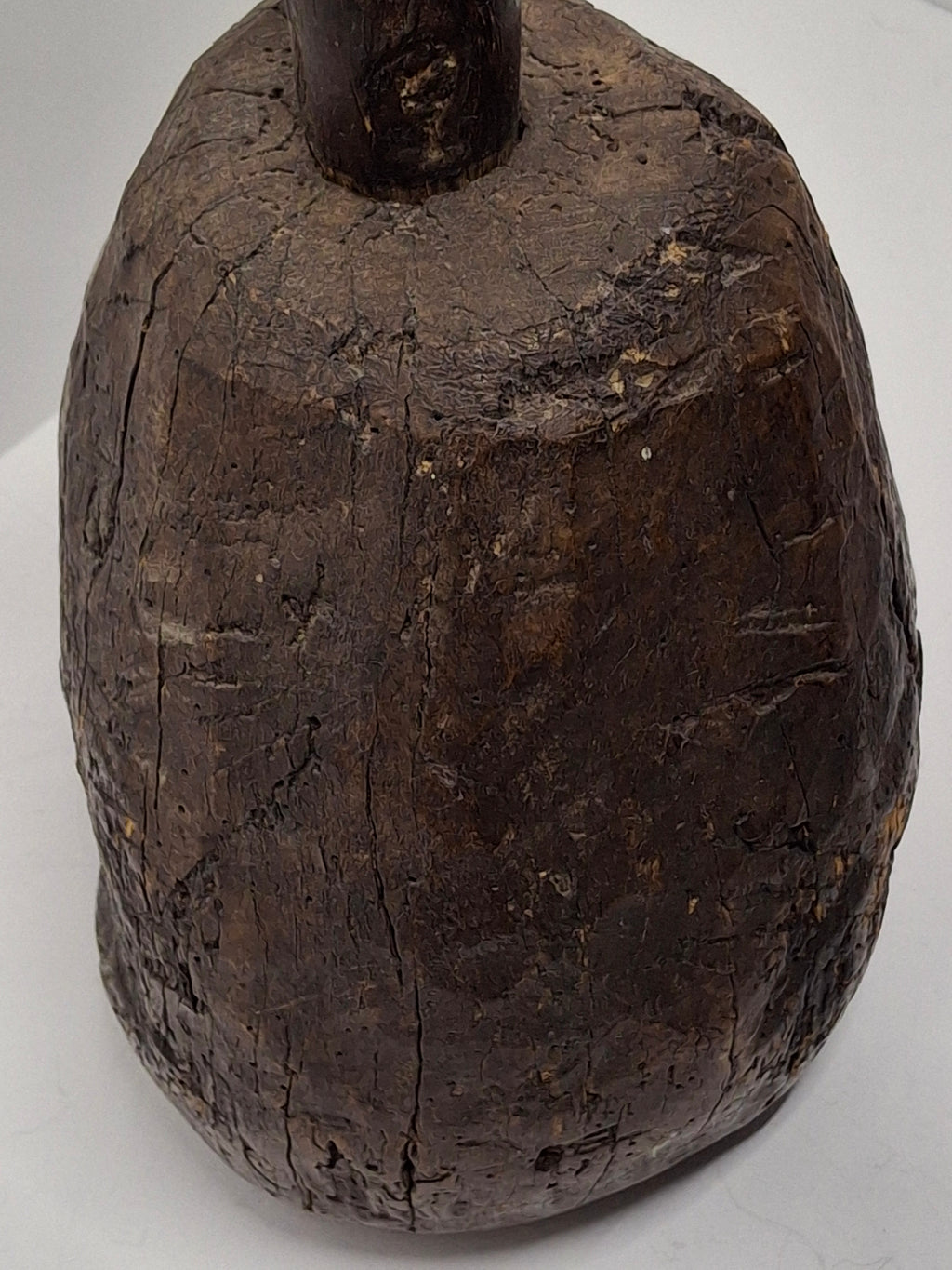 Exceptional 18th Century British Wrought Iron Rushlight Splint Holder w/Stylized Lozenge Registry Hallmark & Original Wooden Stump Base – Tall Primitive Lighting