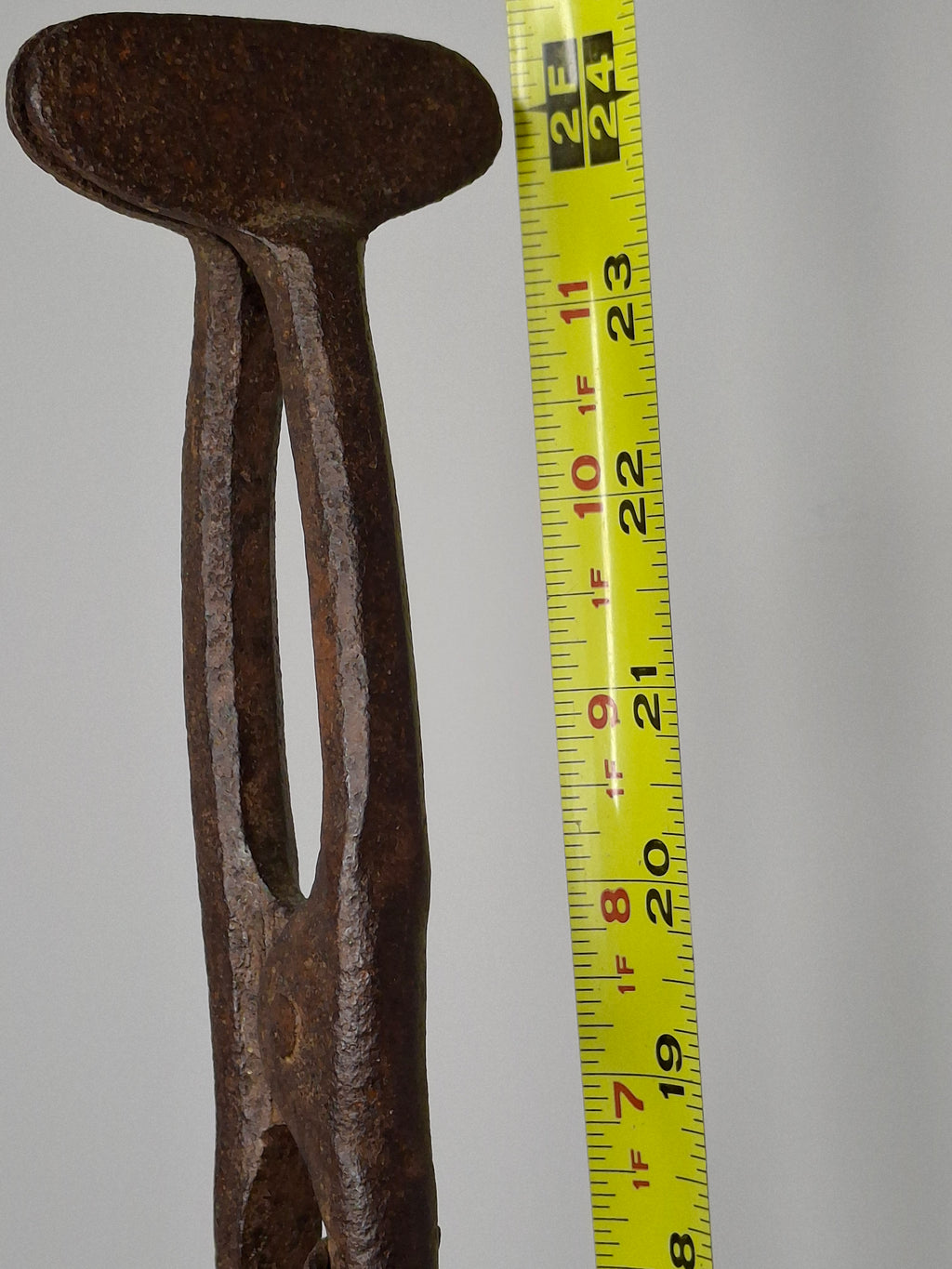 Rare and Exceptional Revolutionary War / War of 1812 Hand-Forged Iron Splint Holder – Perfect Working Spring – ca. 1770–1820