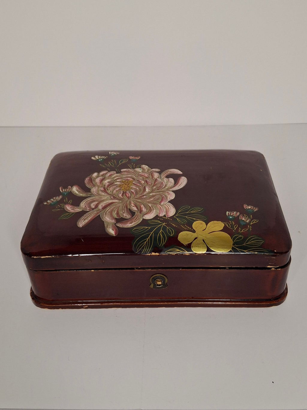 Vintage Japanese Urushi Lacquer Trinket Box with Chrysanthemum Motif, Hinged