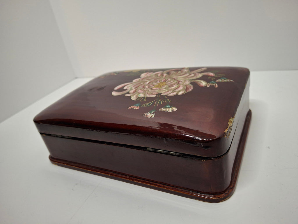 Vintage Japanese Urushi Lacquer Trinket Box with Chrysanthemum Motif, Hinged