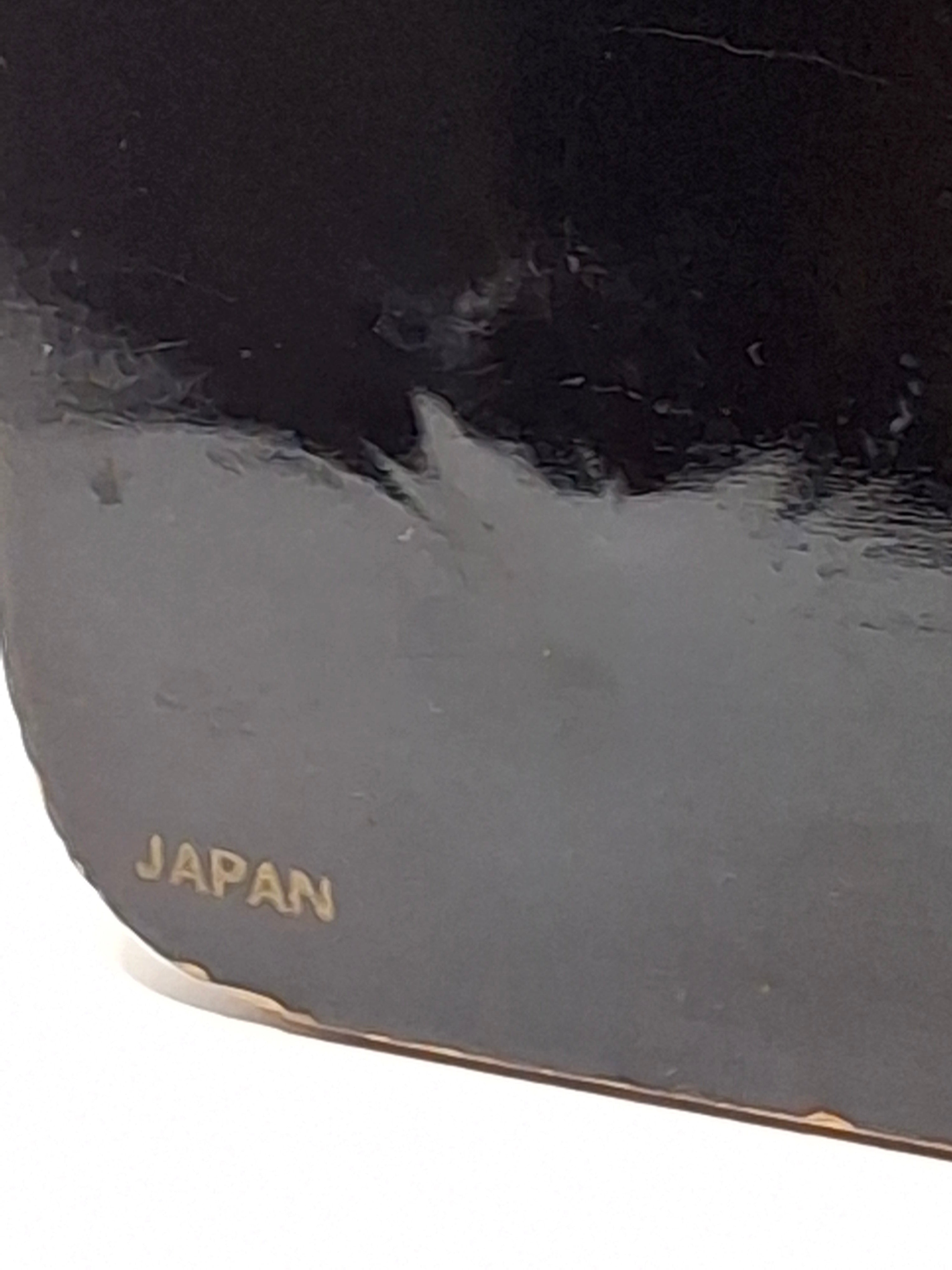 Vintage Japanese Urushi Lacquer Trinket Box with Chrysanthemum Motif, Hinged