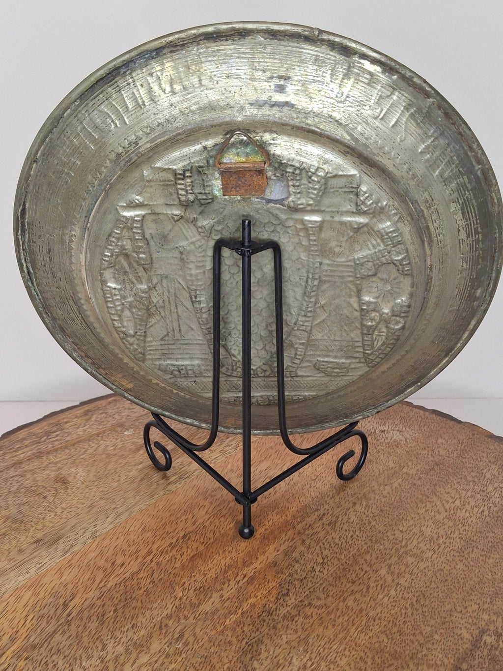 Antique Middle East Judaica Tinned Brass Plate - The Twelve Spies Meraglim - 8" Repoussé Hebrew Biblical Scene - Bezalel Style
