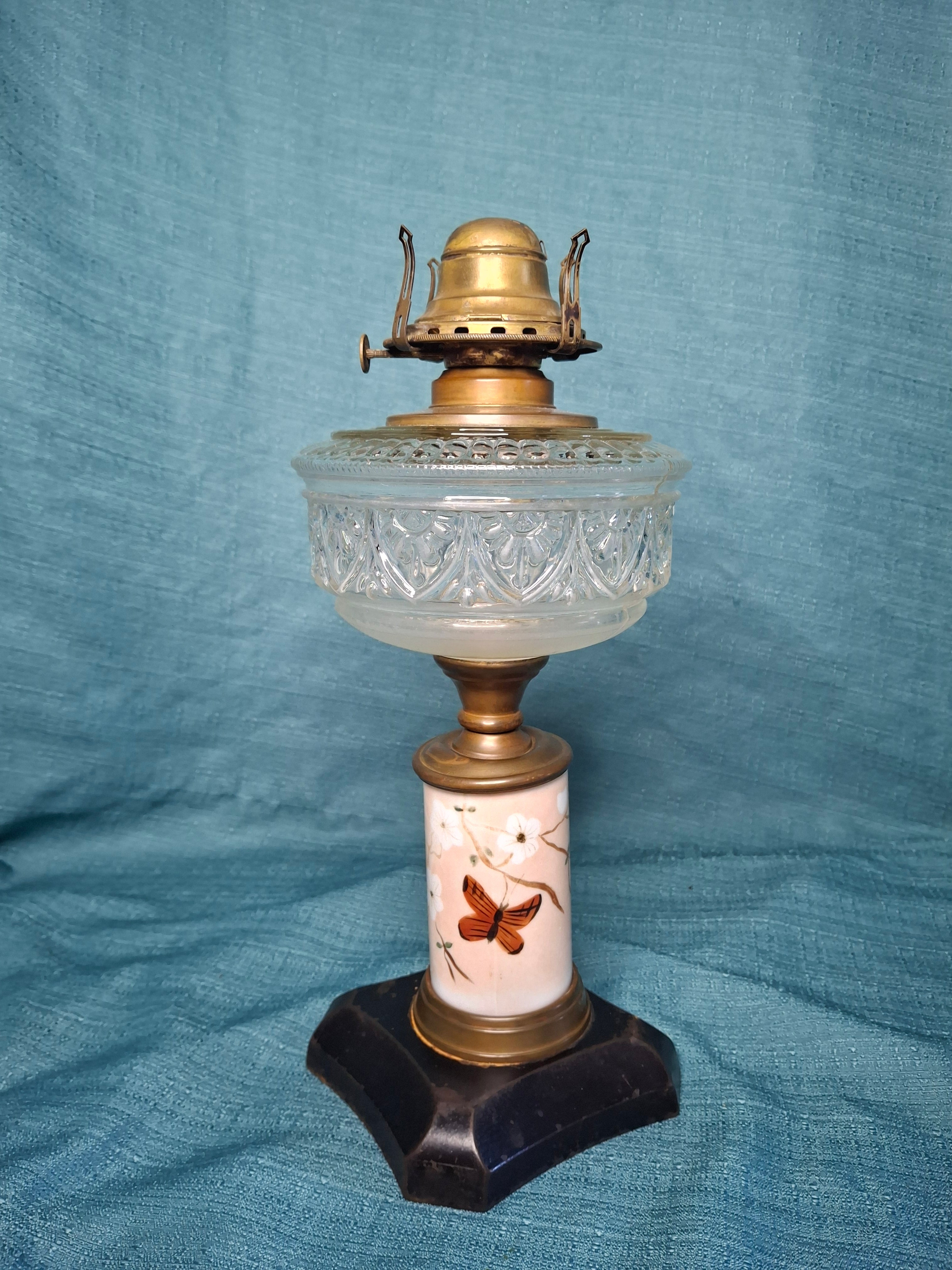 Vintage Scovill Queen Anne #2 Oil Lamp with Etched Glass Font & Painted Base