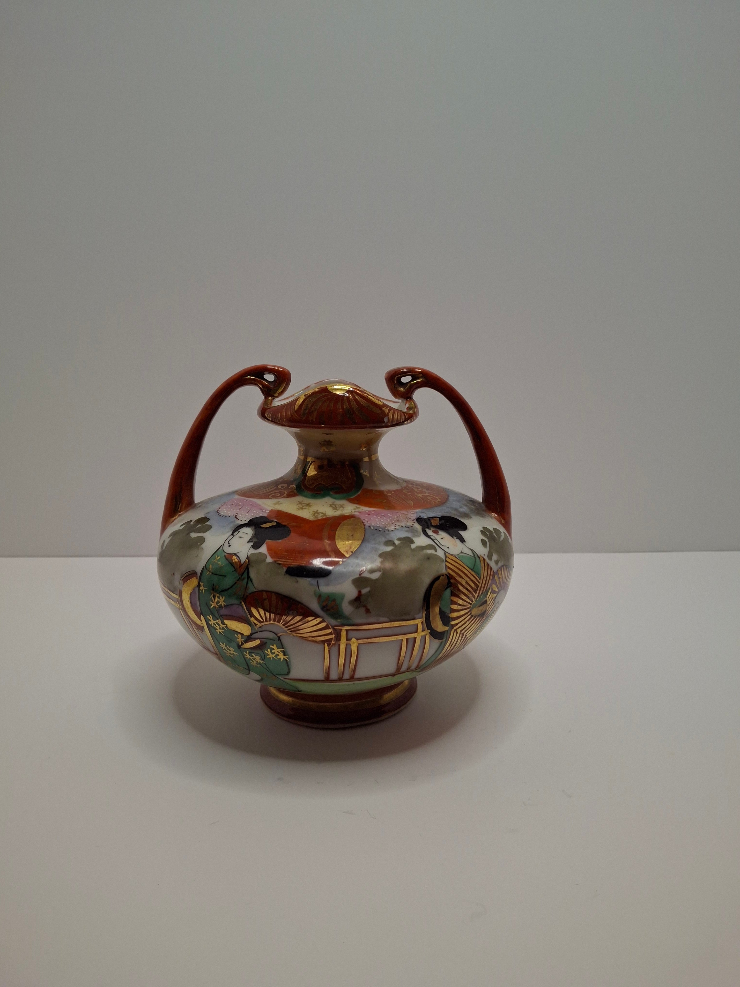 Vintage Mid-Century Japanese Kutani Porcelain Geisha Landscape Ewer Vase