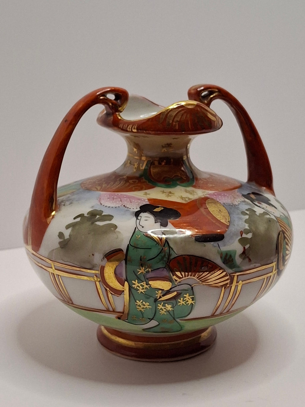 Vintage Mid-Century Japanese Kutani Porcelain Geisha Landscape Ewer Vase
