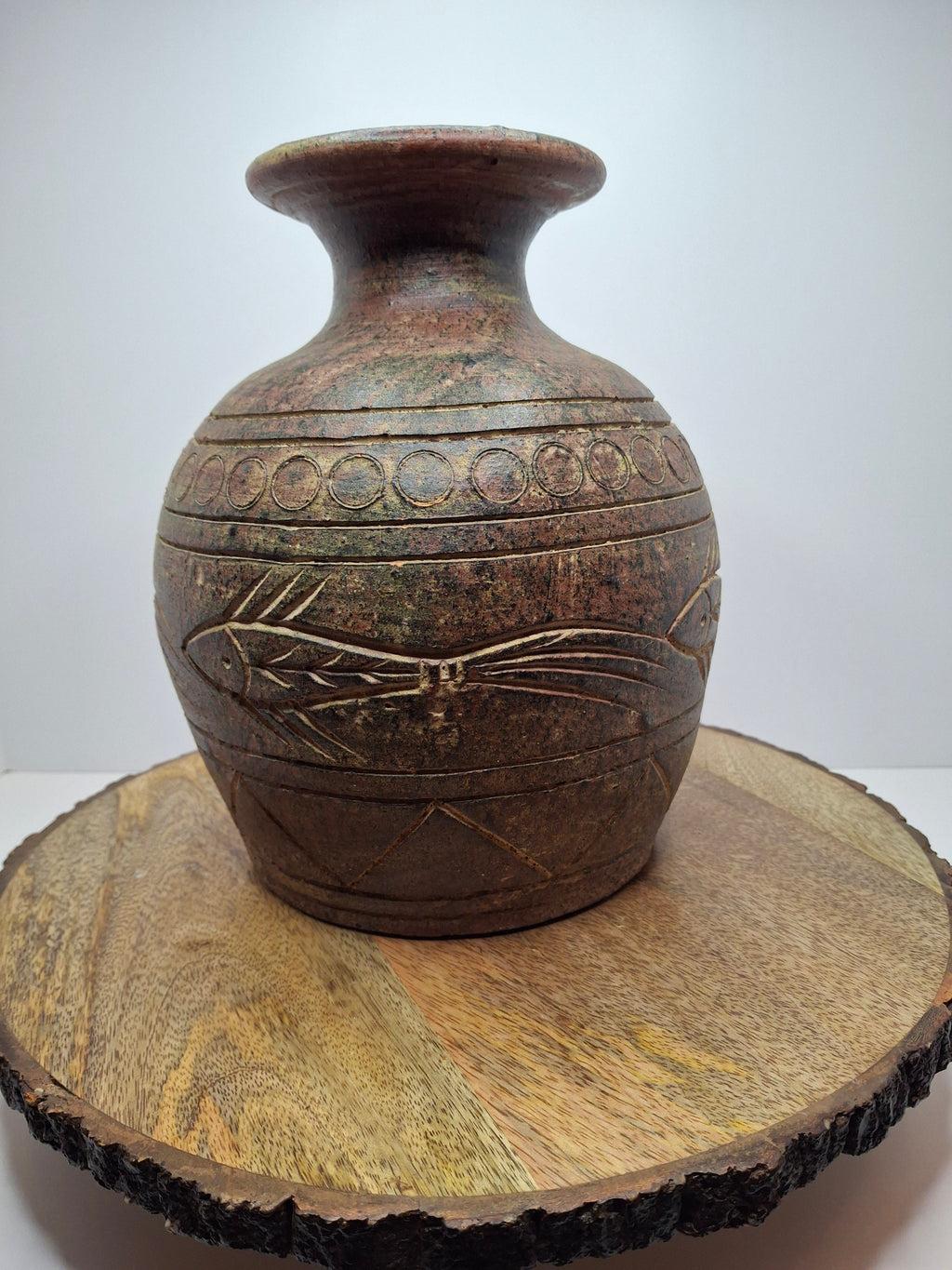 Vintage Kenyan Kisii Soapstone Vase with Incised Fish and Geometric Motifs - Hand-Carved African Gusii Art, 9.5" Tall