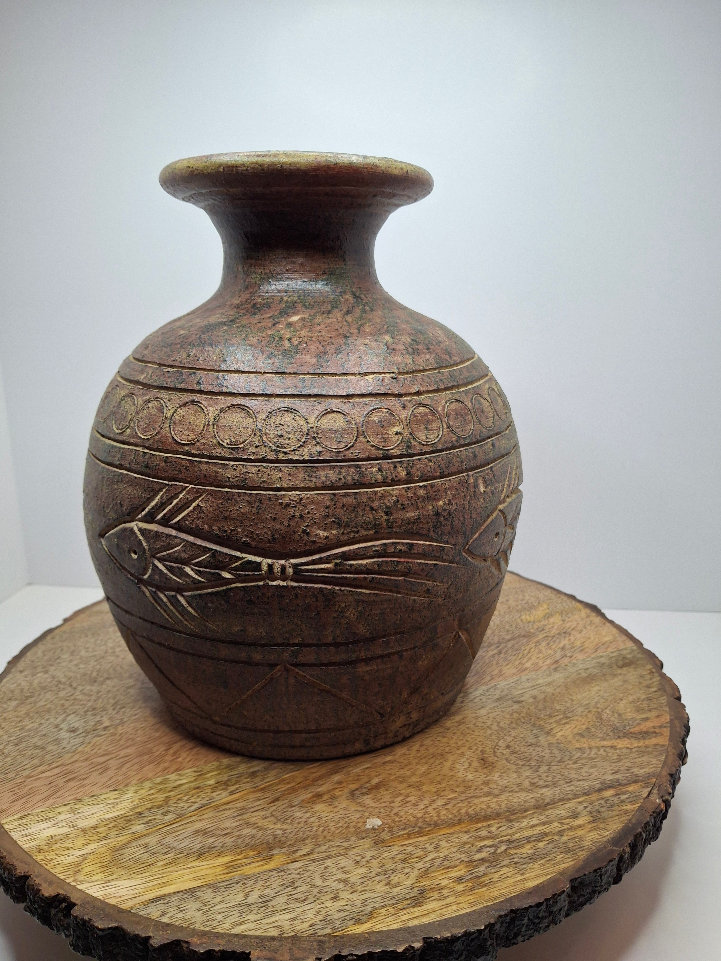 Vintage Kenyan Kisii Soapstone Vase with Incised Fish and Geometric Motifs - Hand-Carved African Gusii Art, 9.5" Tall