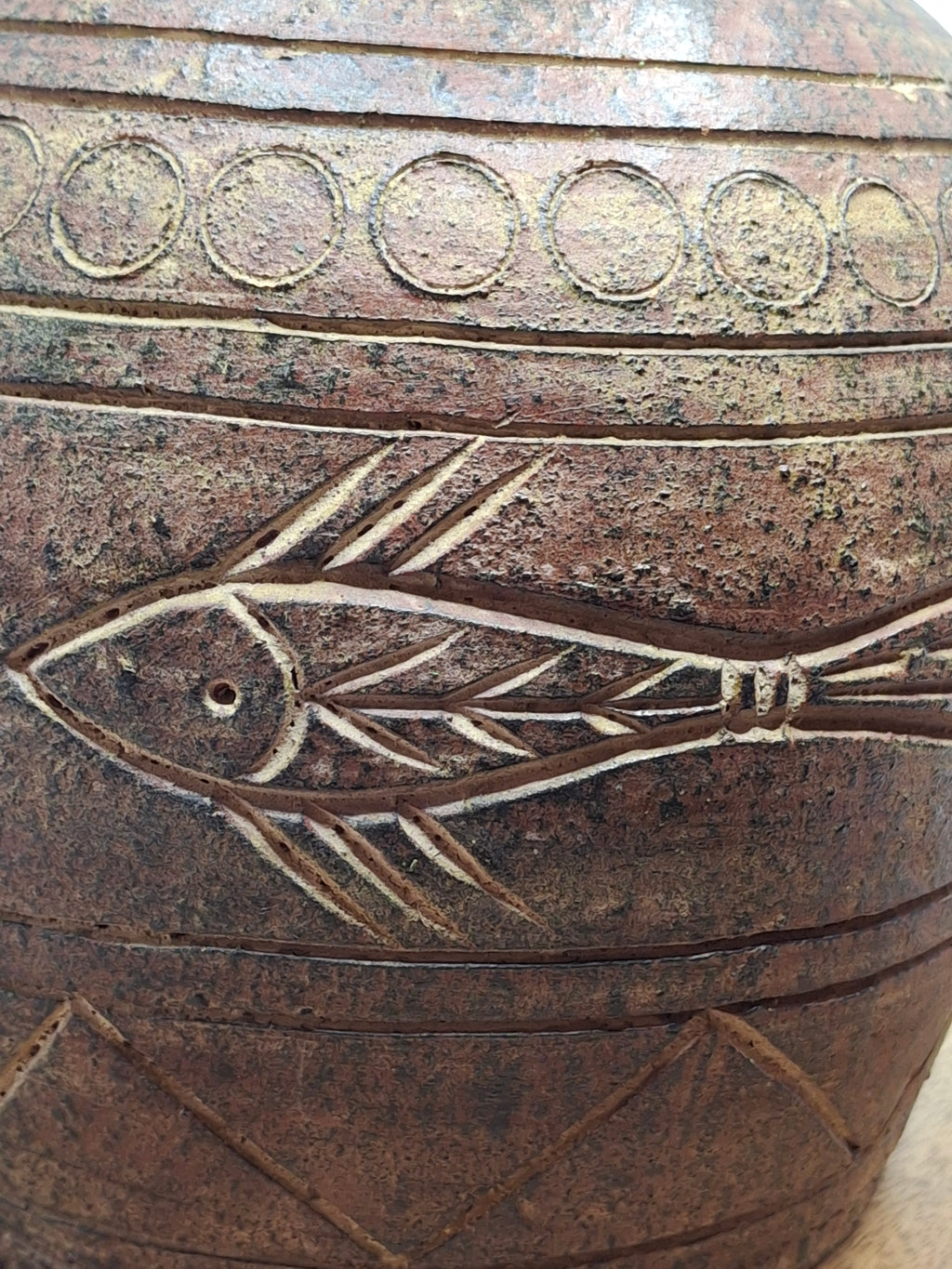 Vintage Kenyan Kisii Soapstone Vase with Incised Fish and Geometric Motifs - Hand-Carved African Gusii Art, 9.5" Tall