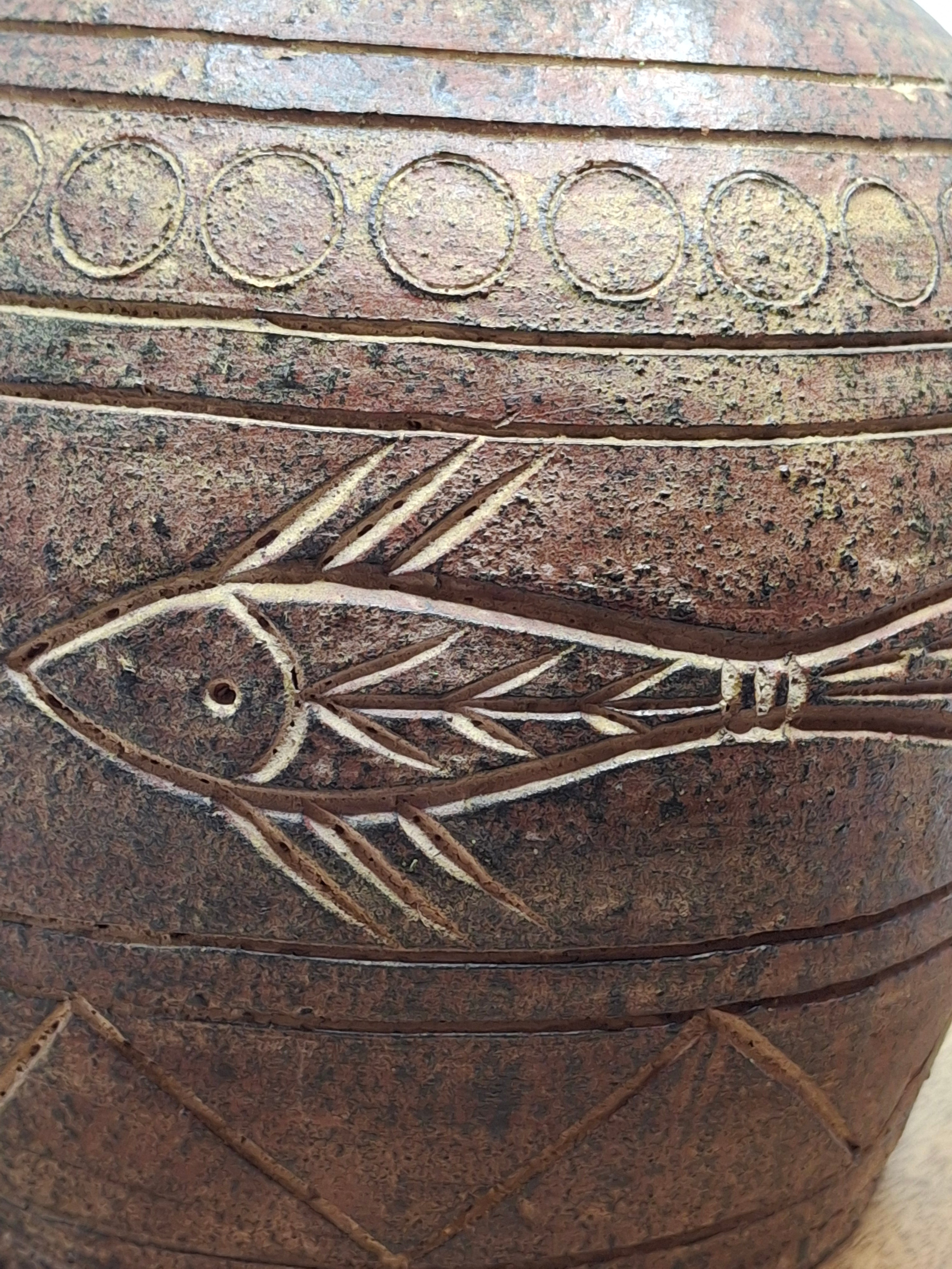 Vintage Kenyan Kisii Soapstone Vase with Incised Fish and Geometric Motifs - Hand-Carved African Gusii Art, 9.5" Tall