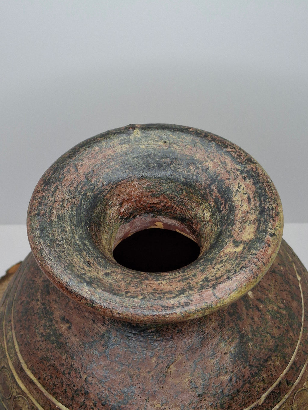Vintage Kenyan Kisii Soapstone Vase with Incised Fish and Geometric Motifs - Hand-Carved African Gusii Art, 9.5" Tall