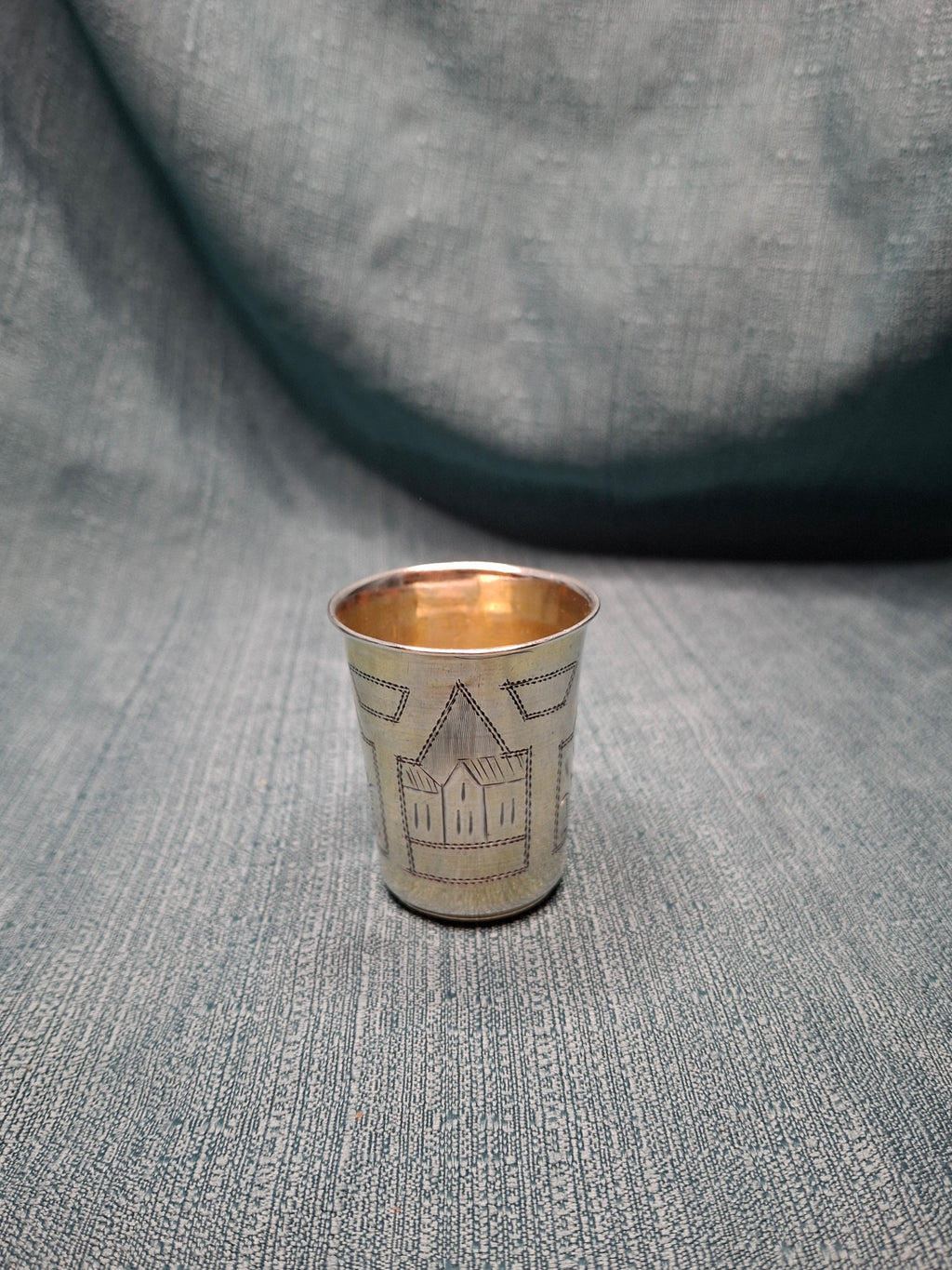 Antique Imperial Russian 84 Zolotnik Silver Kiddush Cup, Rare Vilnius Hallmark by Assayer Artsybashev, Circa 1898-1899, Engraved Architectural and Floral Motifs