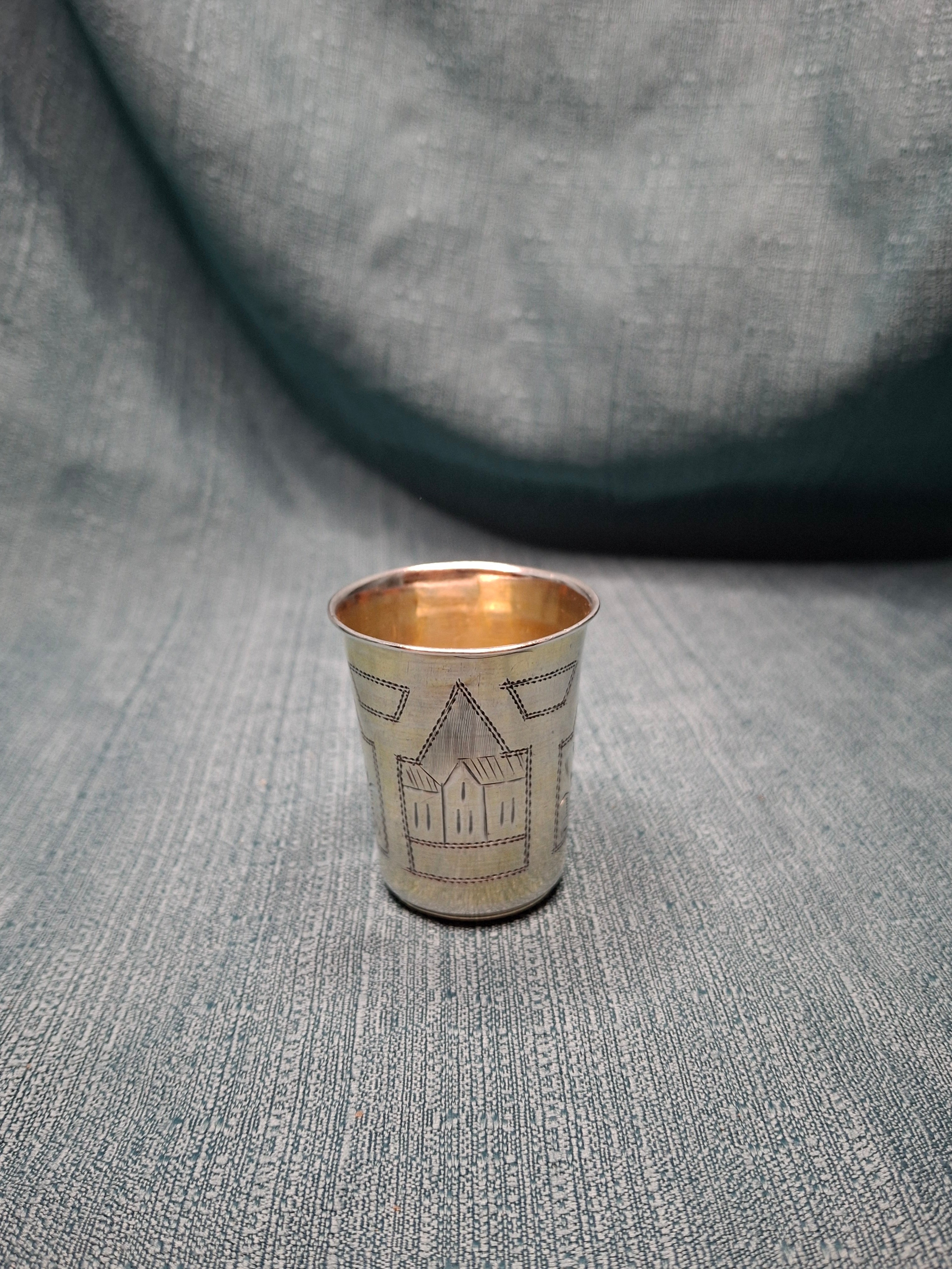 Antique Imperial Russian 84 Zolotnik Silver Kiddush Cup, Rare Vilnius Hallmark by Assayer Artsybashev, Circa 1898-1899, Engraved Architectural and Floral Motifs