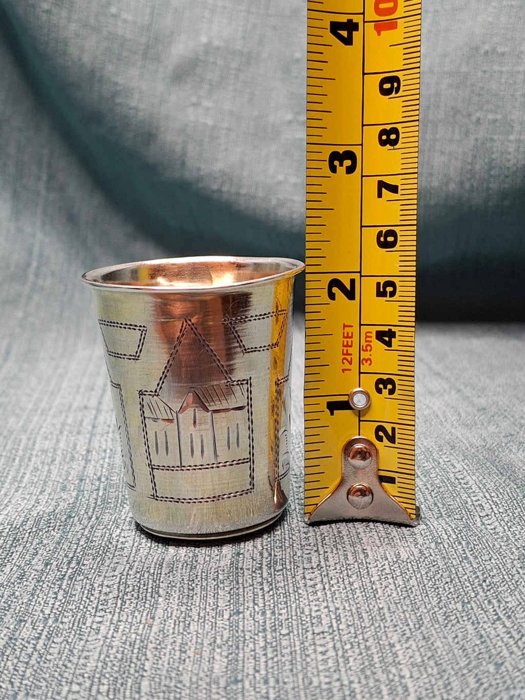 Antique Imperial Russian 84 Zolotnik Silver Kiddush Cup, Rare Vilnius Hallmark by Assayer Artsybashev, Circa 1898-1899, Engraved Architectural and Floral Motifs