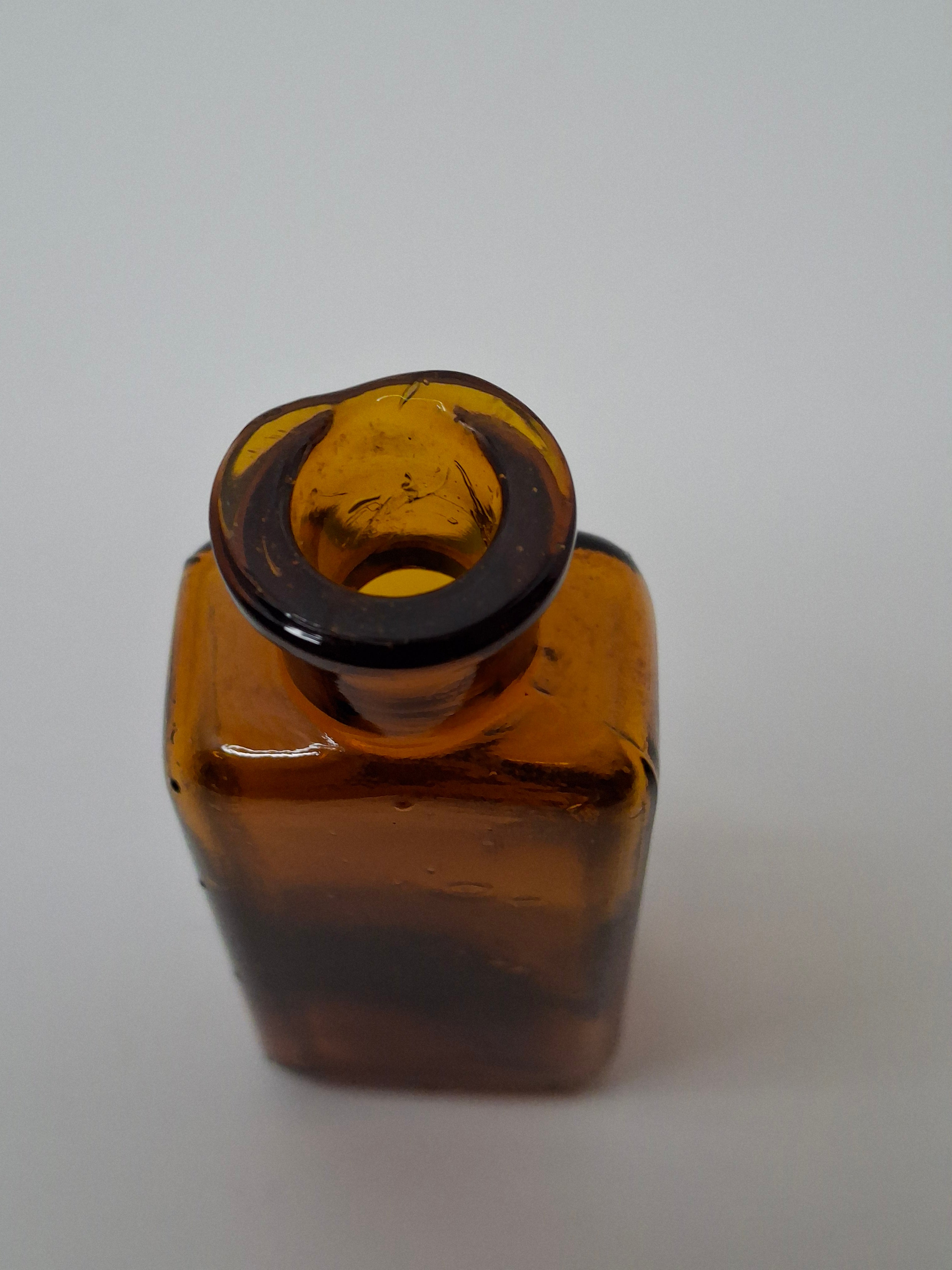 Antique Parke Davis & Co. Amber Glass Apothecary Medicine Bottle - Embossed P.D. & Co. 42, c. 1880-1920