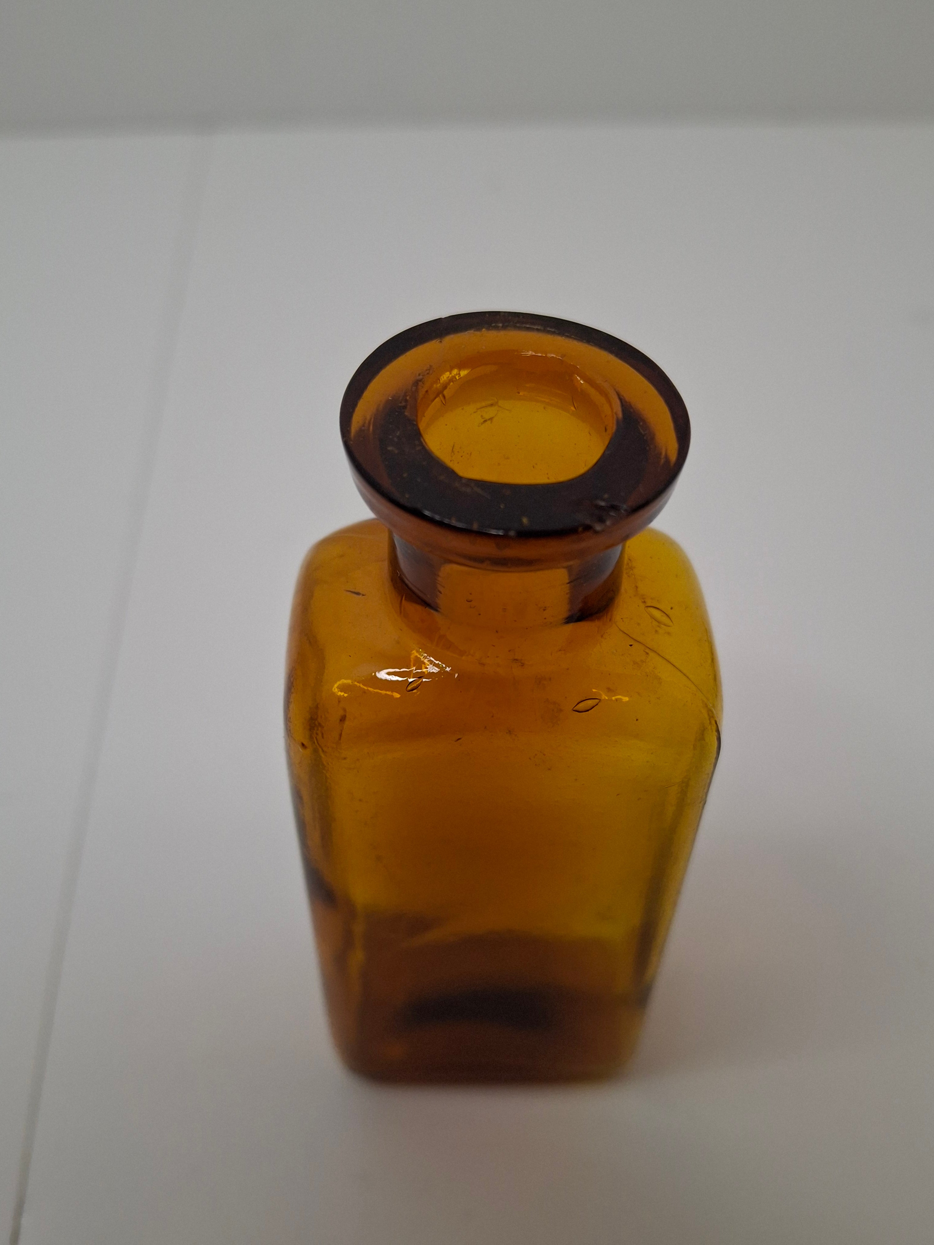 Antique Amber Glass Apothecary Medicine Bottle - John Wyeth & Brother Philadelphia - Embossed WYETH 16 on Base - 4" Tall Vintage Collectible