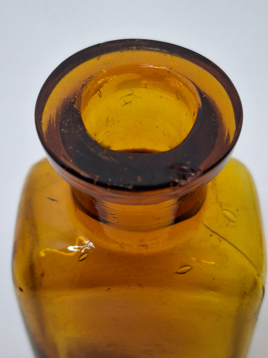 Antique Amber Glass Apothecary Medicine Bottle - John Wyeth & Brother Philadelphia - Embossed WYETH 16 on Base - 4" Tall Vintage Collectible