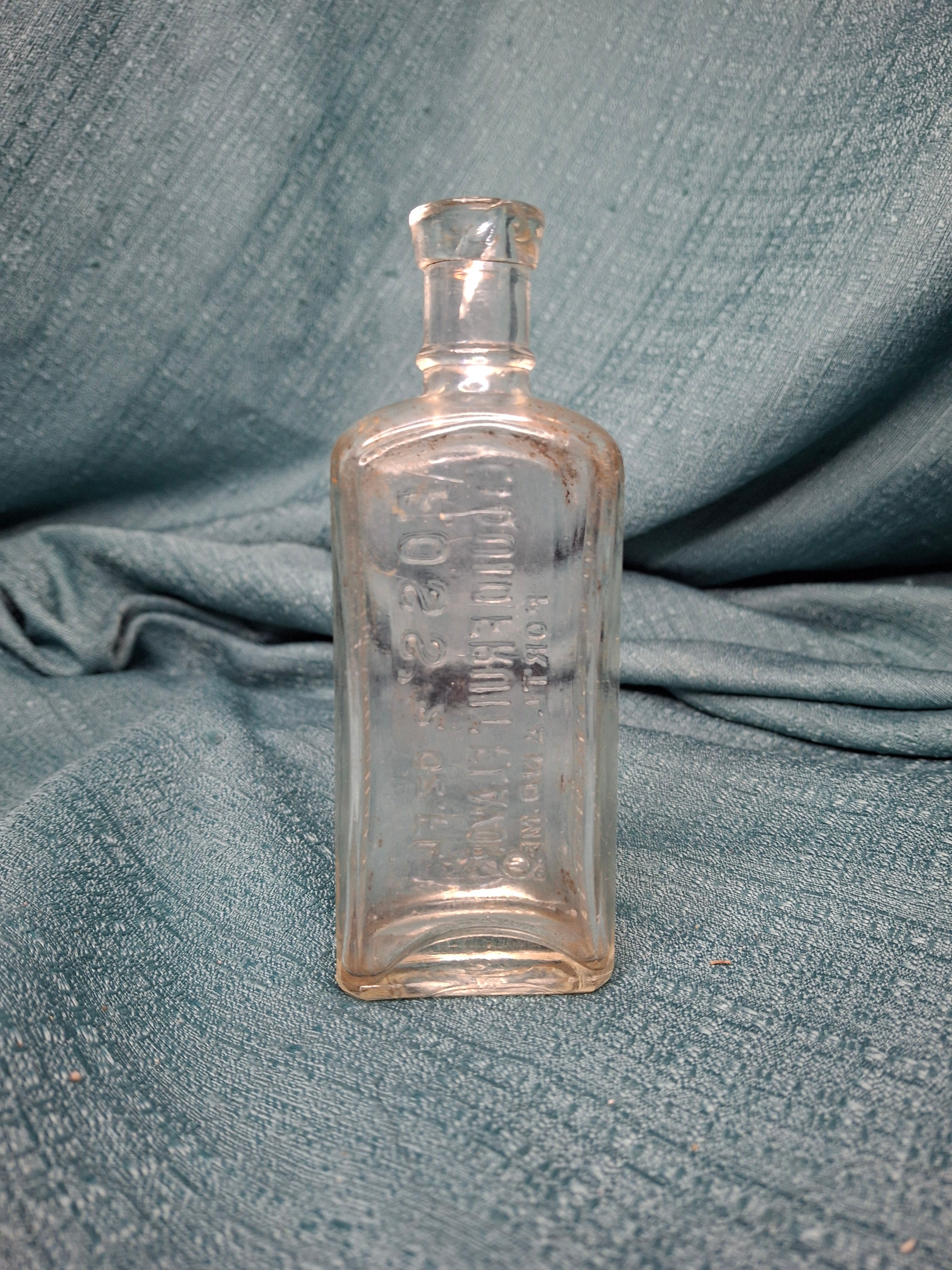 Antique Foss' Liquid Fruit Flavors Extract Bottle 2 oz Clear Glass, Portland ME