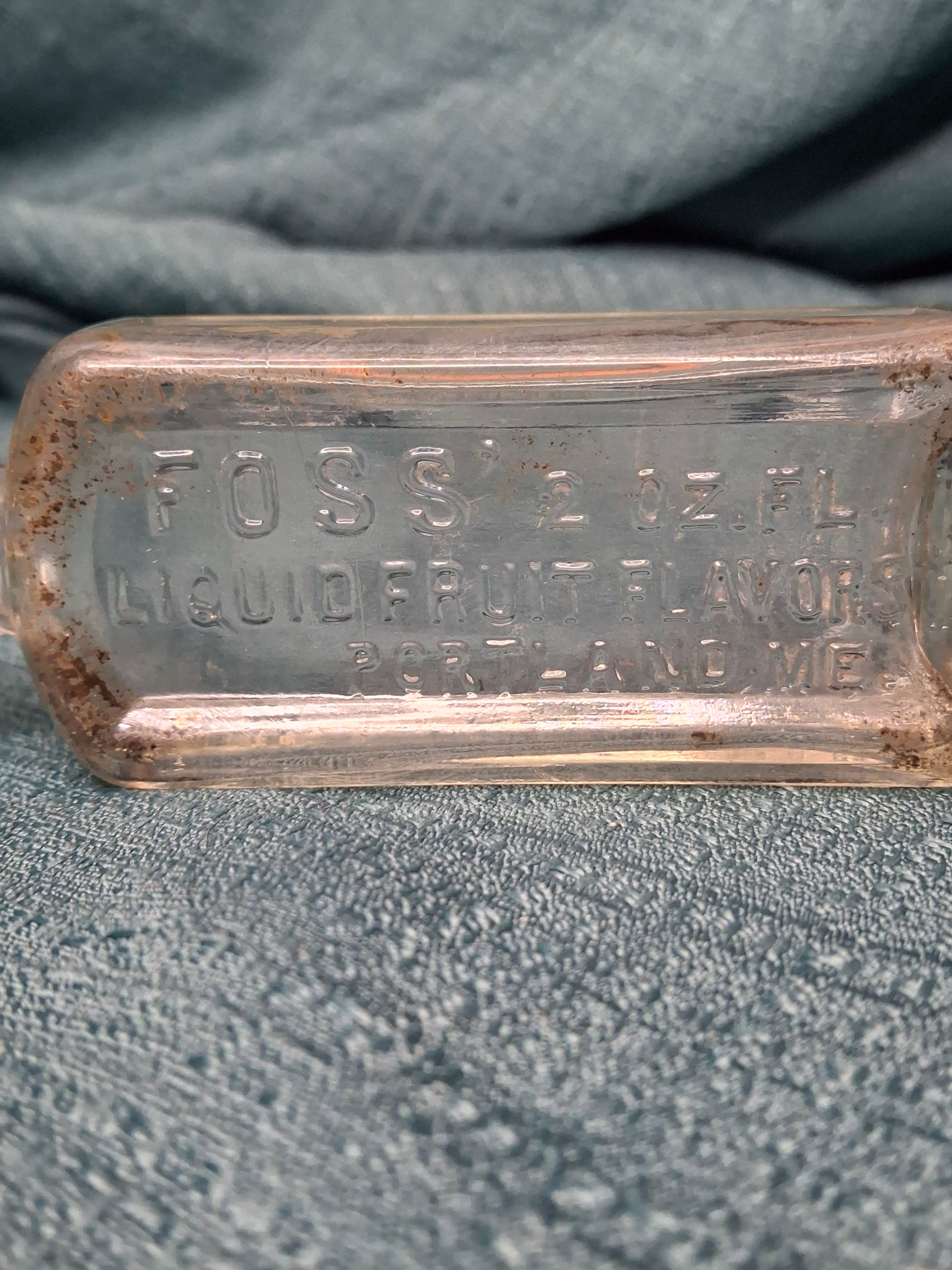 Antique Foss' Liquid Fruit Flavors Extract Bottle 2 oz Clear Glass, Portland ME