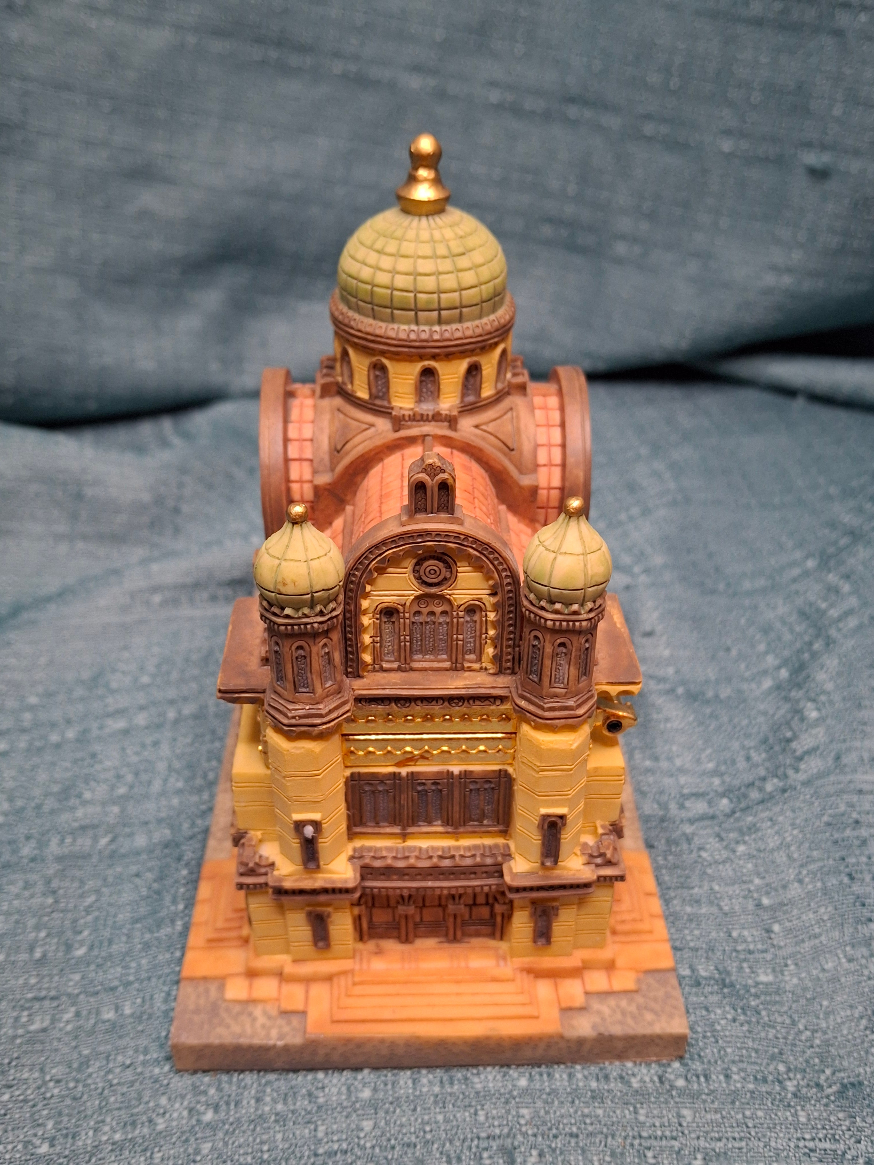 Vintage Hand-Painted Ceramic Trinket/Jewelry Box - Replica of the Great Synagogue of Florence, Italy (Tempio Israelitico) - Majestic Giftware Style