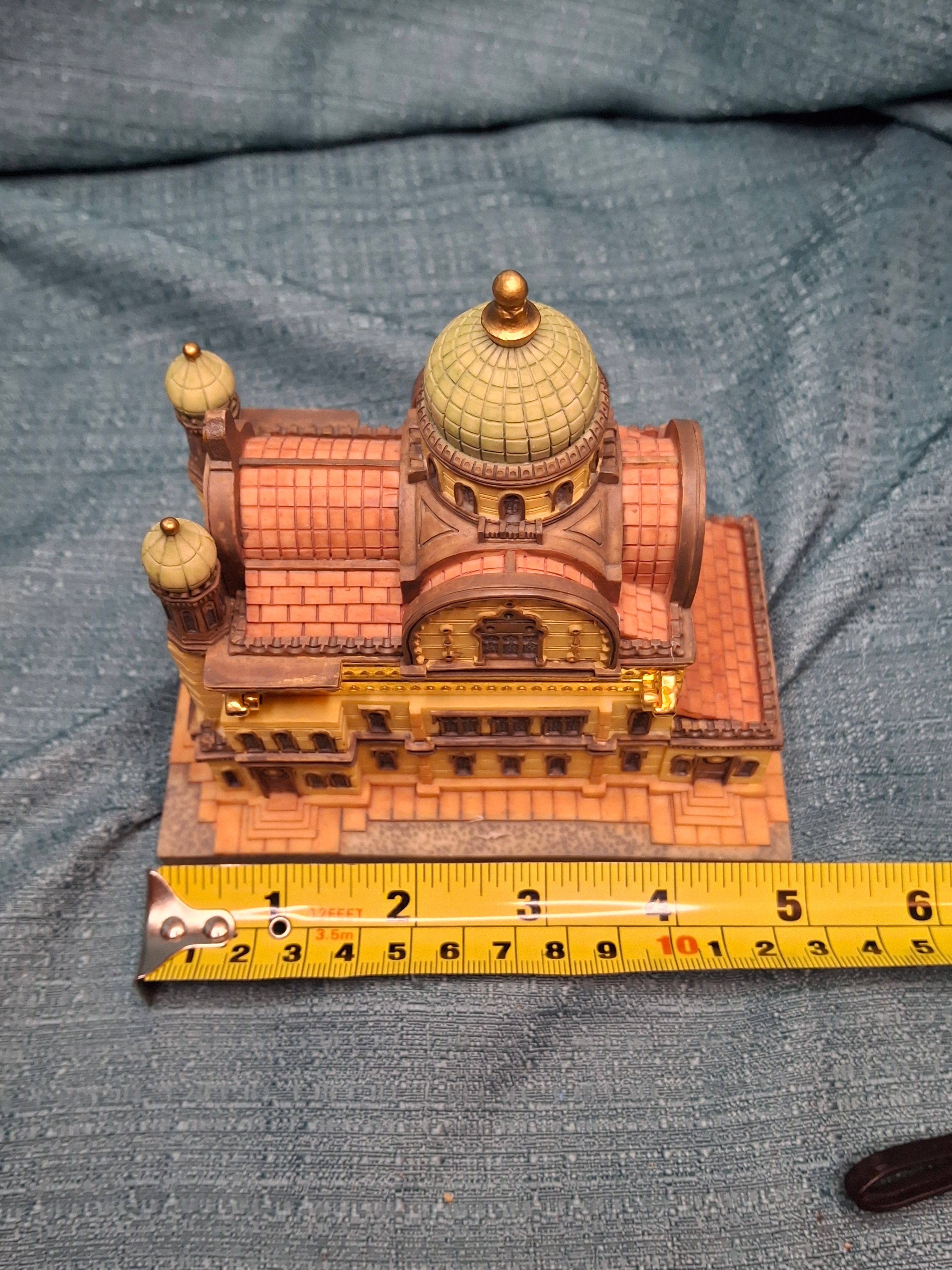 Vintage Hand-Painted Ceramic Trinket/Jewelry Box - Replica of the Great Synagogue of Florence, Italy (Tempio Israelitico) - Majestic Giftware Style