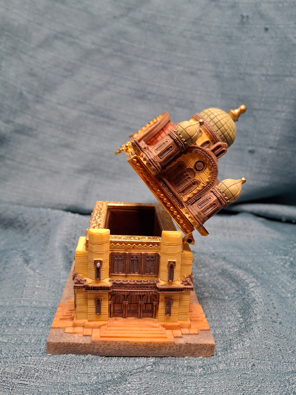 Vintage Hand-Painted Ceramic Trinket/Jewelry Box - Replica of the Great Synagogue of Florence, Italy (Tempio Israelitico) - Majestic Giftware Style