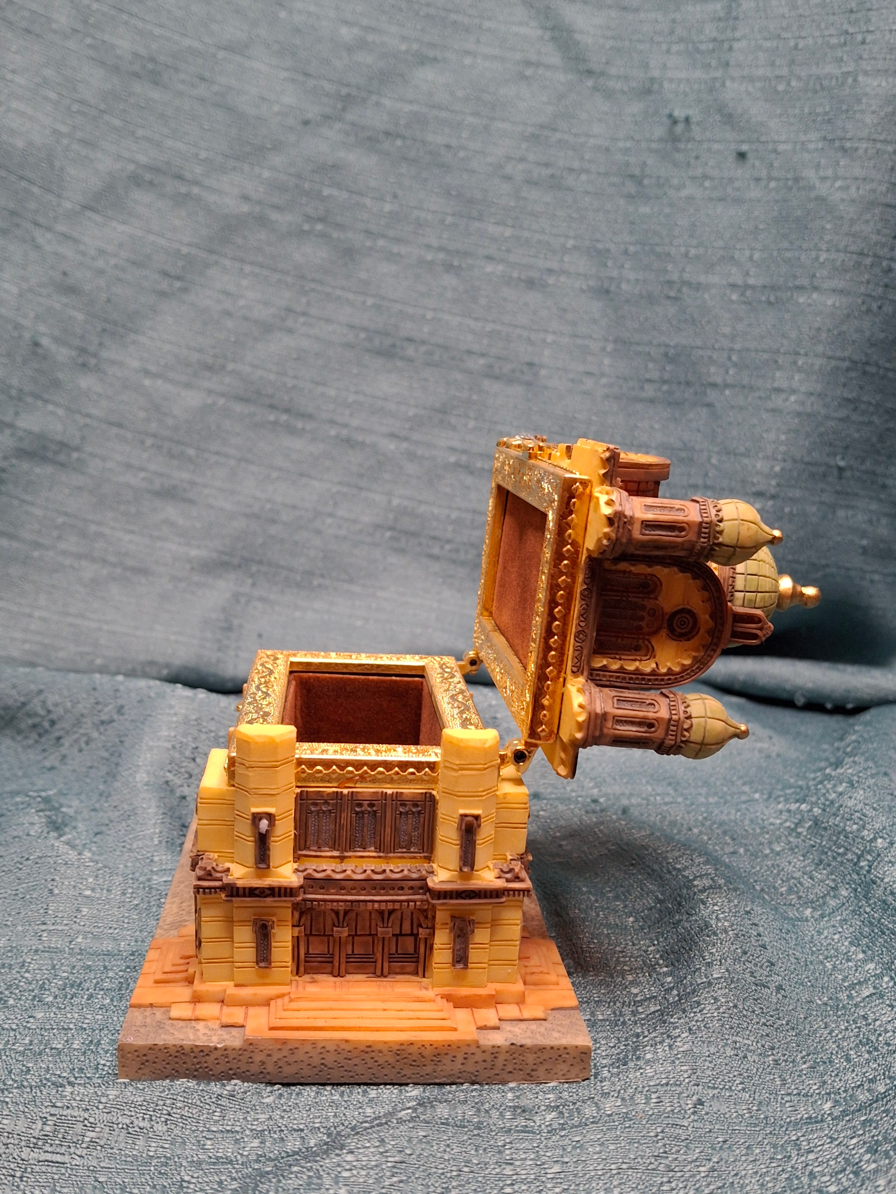 Vintage Hand-Painted Ceramic Trinket/Jewelry Box - Replica of the Great Synagogue of Florence, Italy (Tempio Israelitico) - Majestic Giftware Style