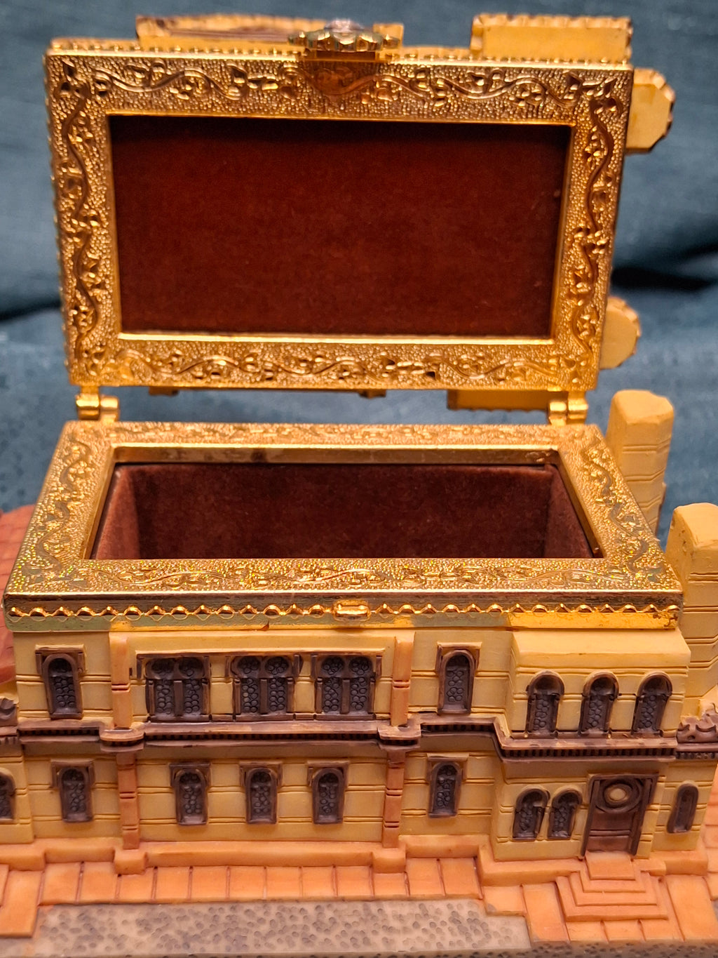 Vintage Hand-Painted Ceramic Trinket/Jewelry Box - Replica of the Great Synagogue of Florence, Italy (Tempio Israelitico) - Majestic Giftware Style