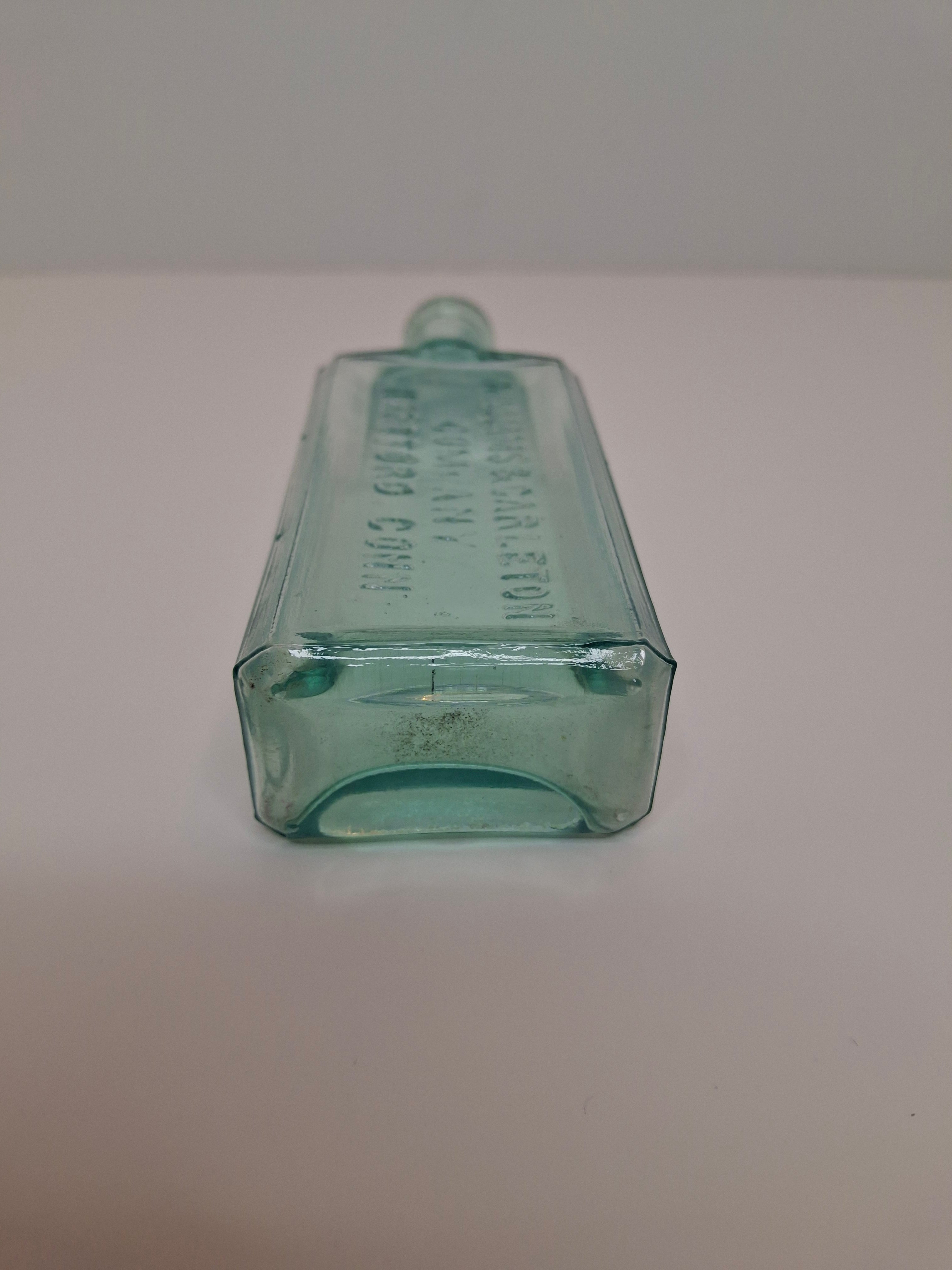1890s-1900s Williams & Carleton Company Hartford Conn Embossed Druggist Bottle