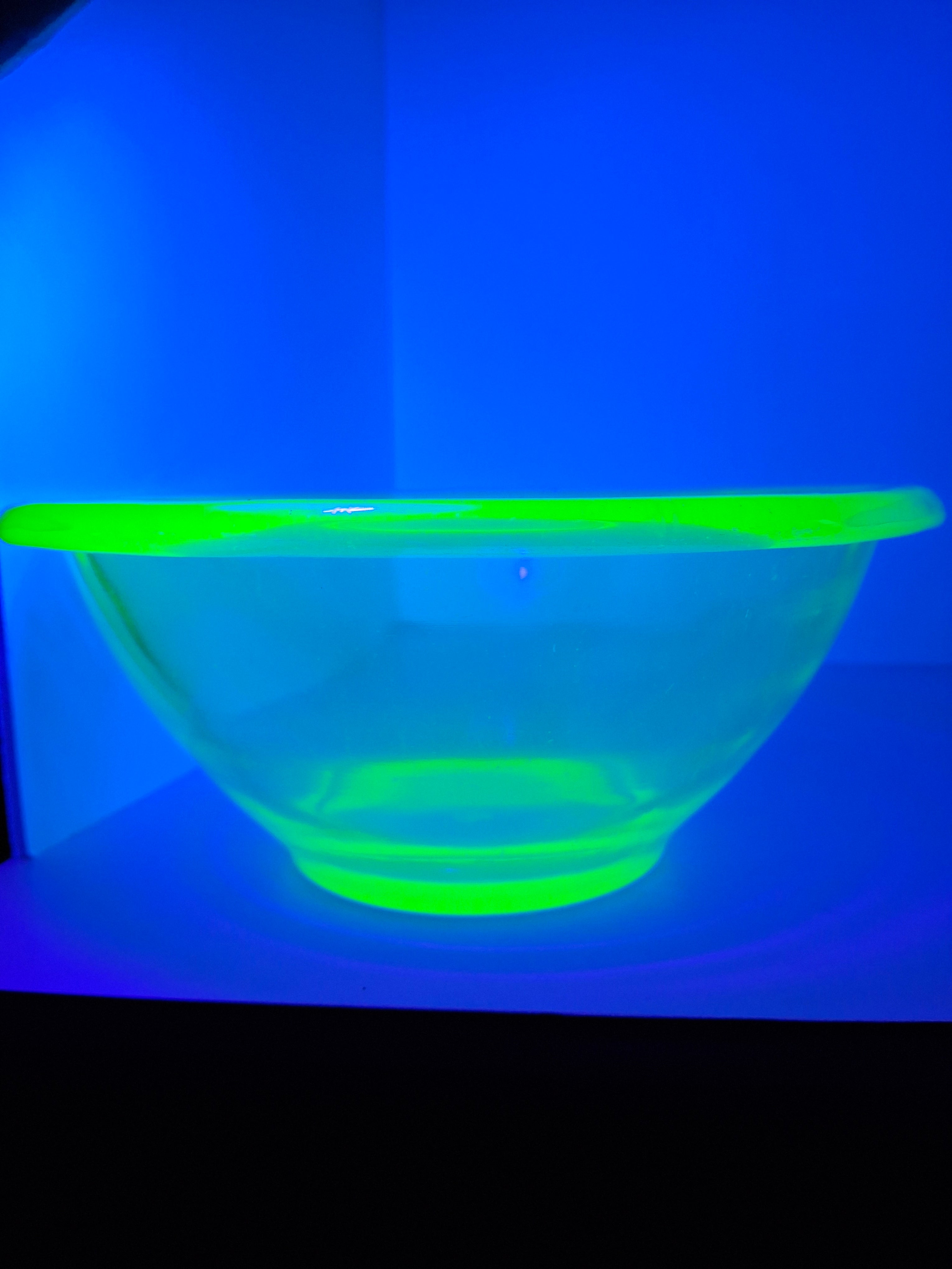 Vintage Hocking Glass Co HGCO Mark Green Uranium Vaseline Depression Mixing Bowl