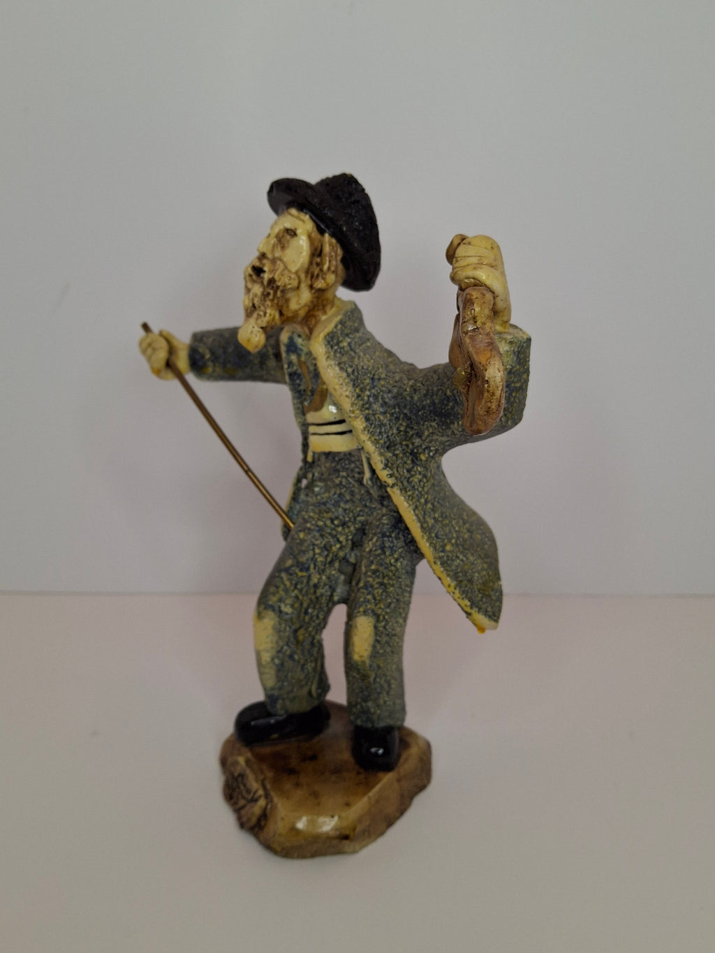 Vintage Yossi Nussbaum Israeli Ceramic Fiddler Sculpture - Judaica Rabbi Musician with Violin Figurine, Signed, Circa 1985