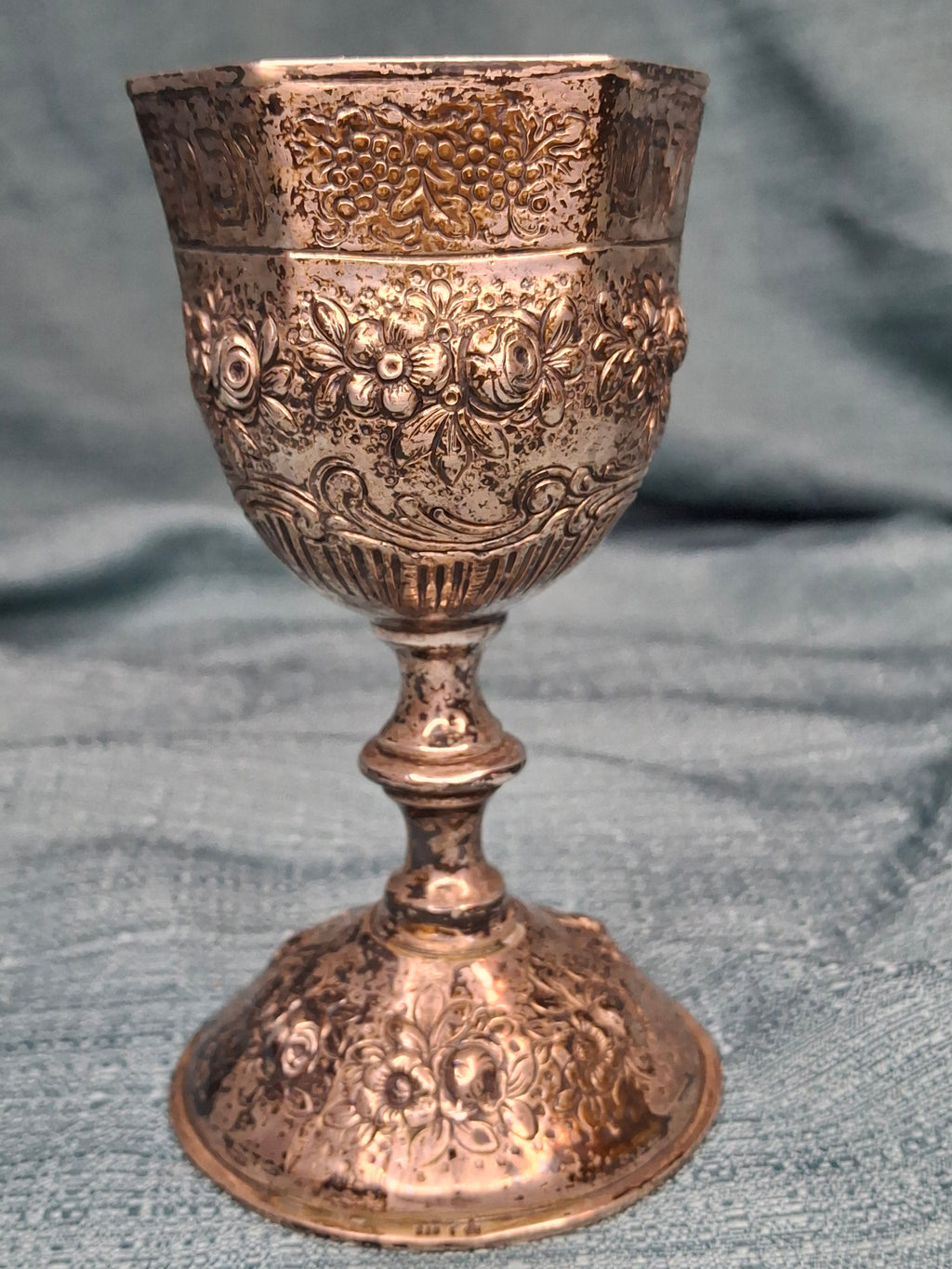 Antique German 800 Silver Kiddush Cup c. 1890 Repoussé Floral Hebrew Inscription 158g