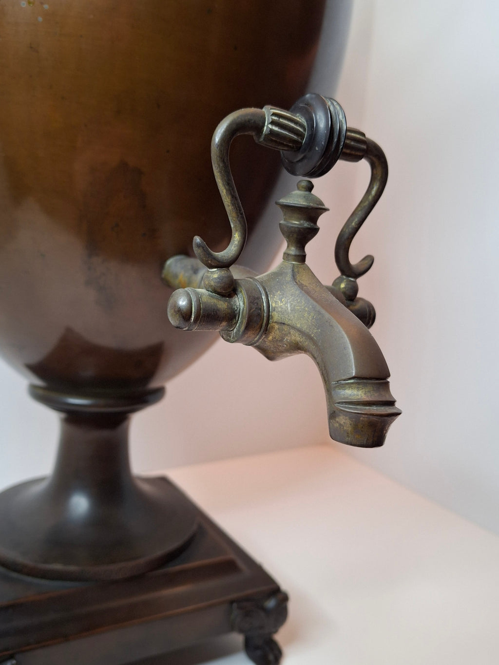 Antique Regency Copper Tea Urn Samovar Neoclassical Oak Leaf Frieze Lion Paw Feet c. 1820
