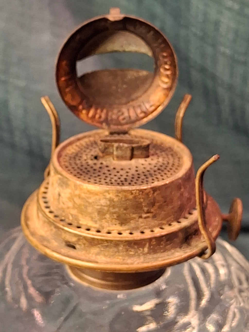 Antique Pair EAPG Bullseye and Fan Kerosene Oil Lamps Plume & Atwood E. Miller