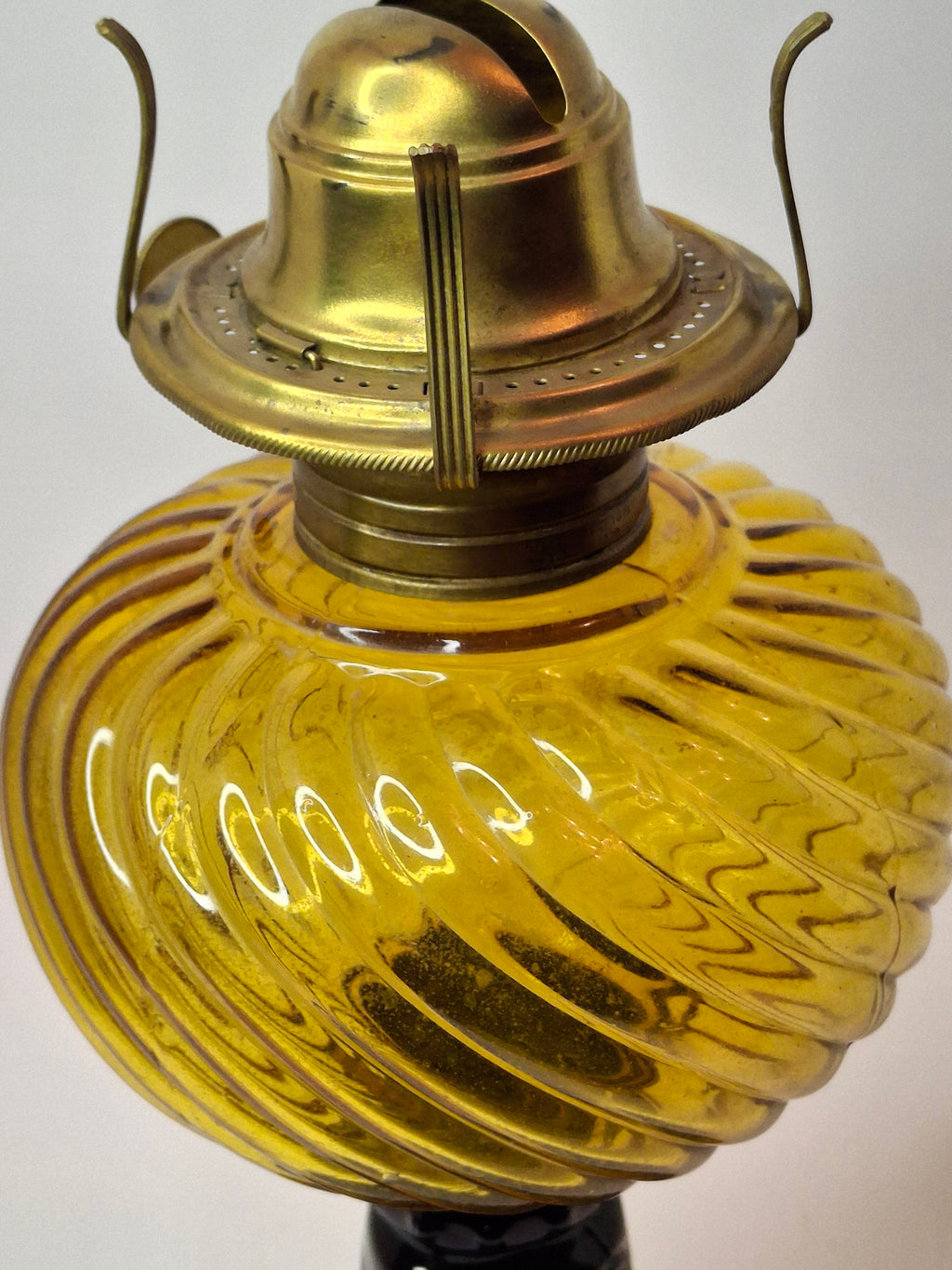 RARE Antique Amber Swirl Oil Lamp Black Amethyst Base Victorian Manhattan Brass