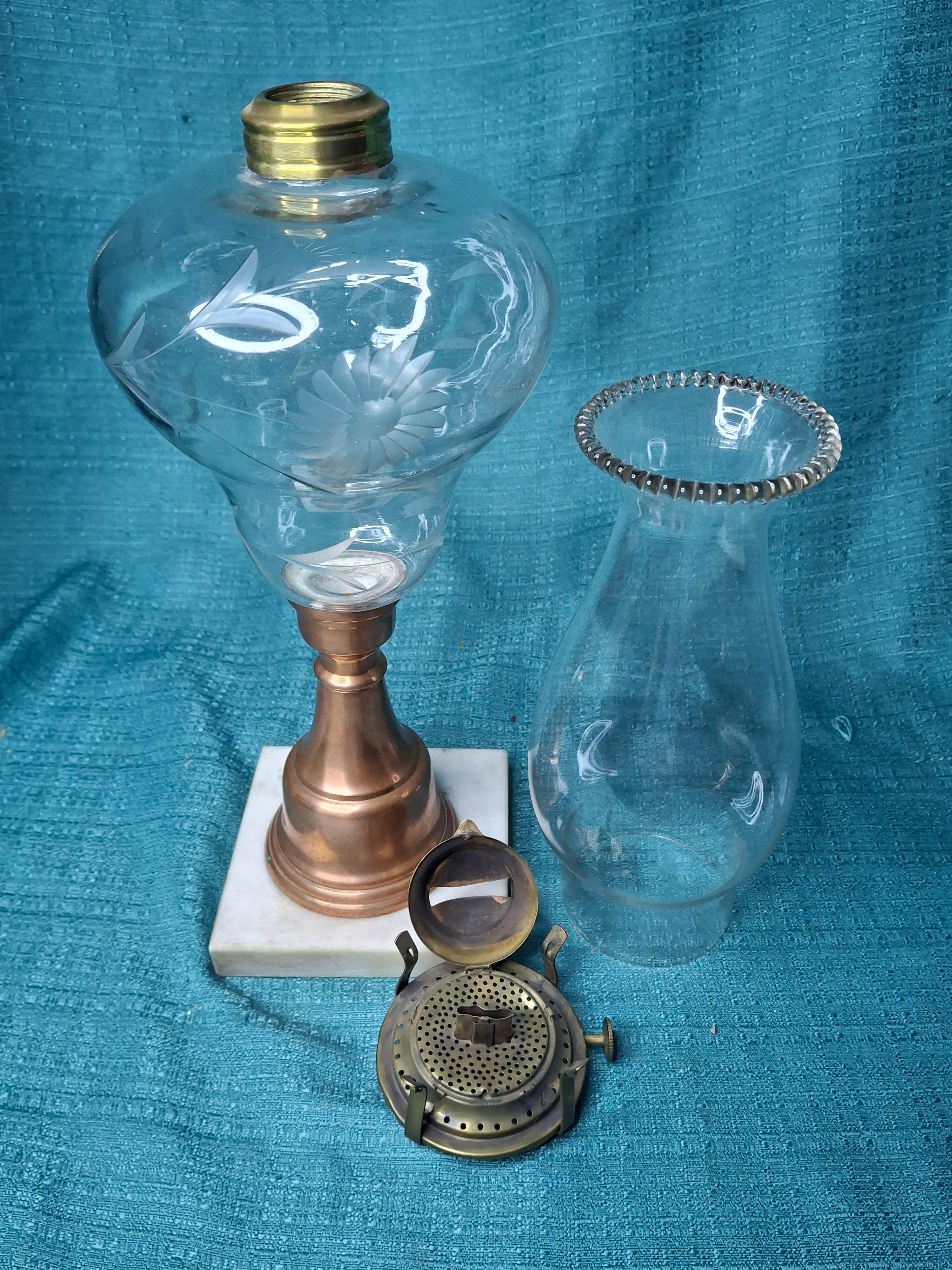 Antique Composite Oil Lamp Etched Daisy & Fern Font Marble Base - UV 365nm Glow