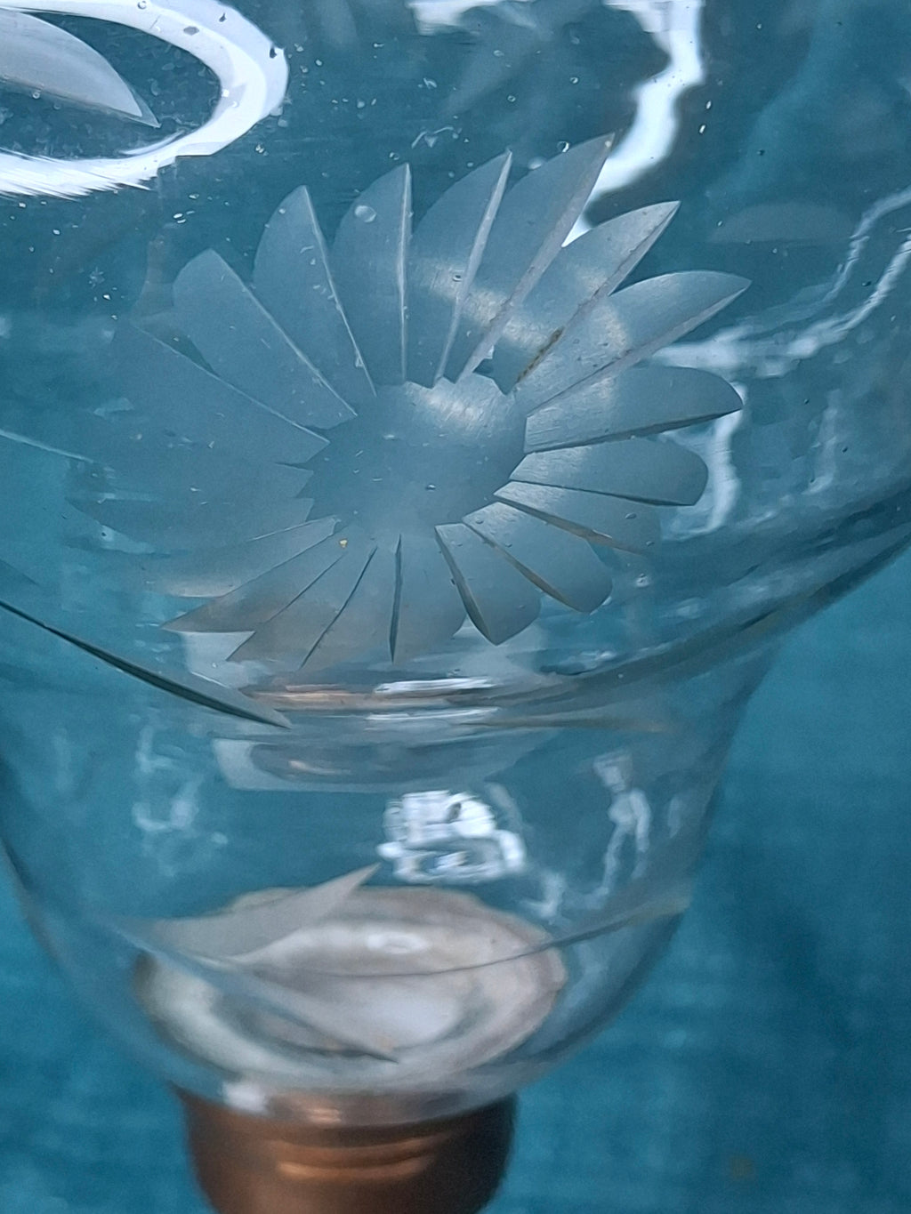 Antique Composite Oil Lamp Etched Daisy & Fern Font Marble Base - UV 365nm Glow