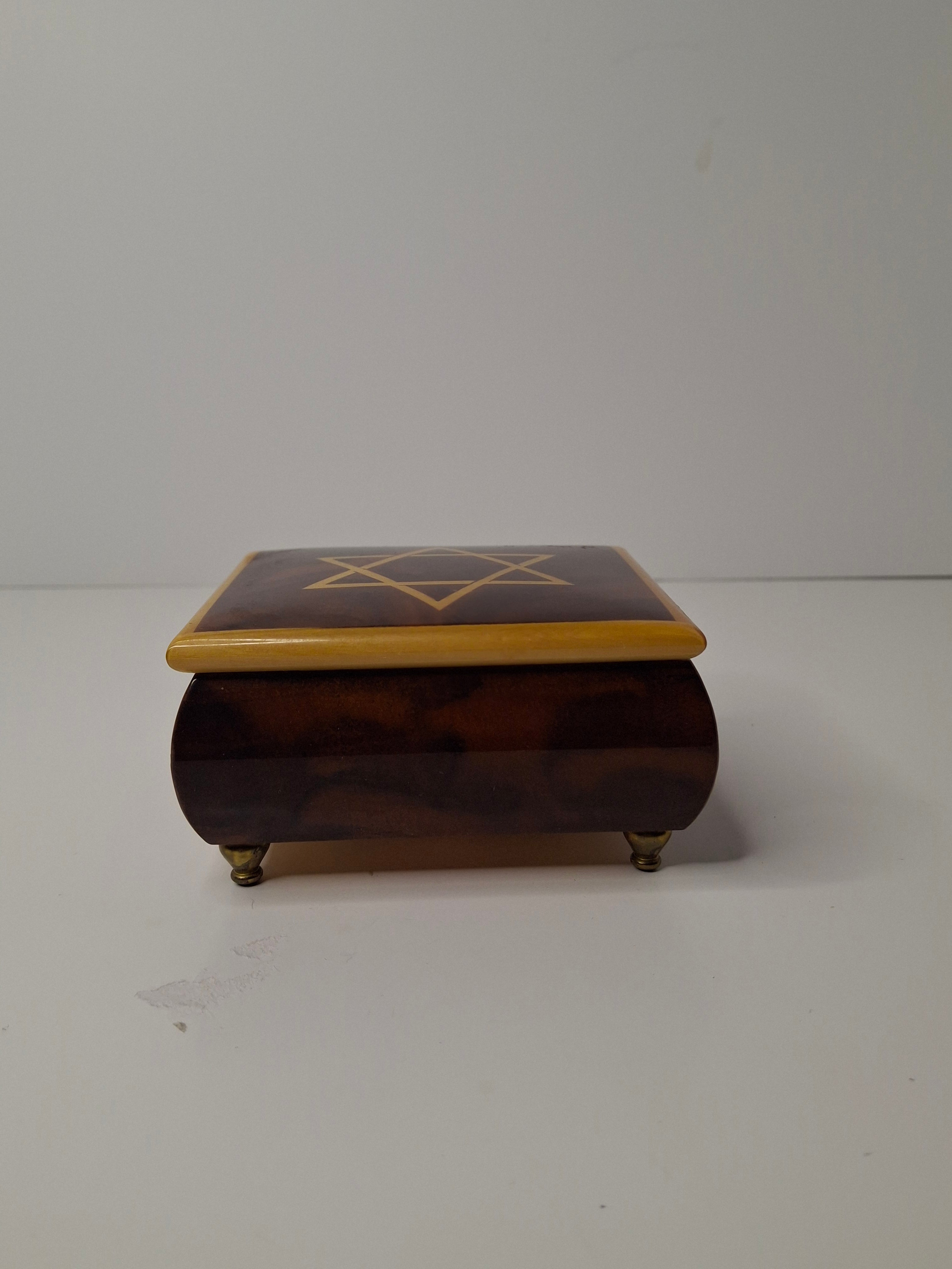 Vintage Sorrento Italian Inlaid Wood Music Box Reuge Swiss "To Life" Star of David