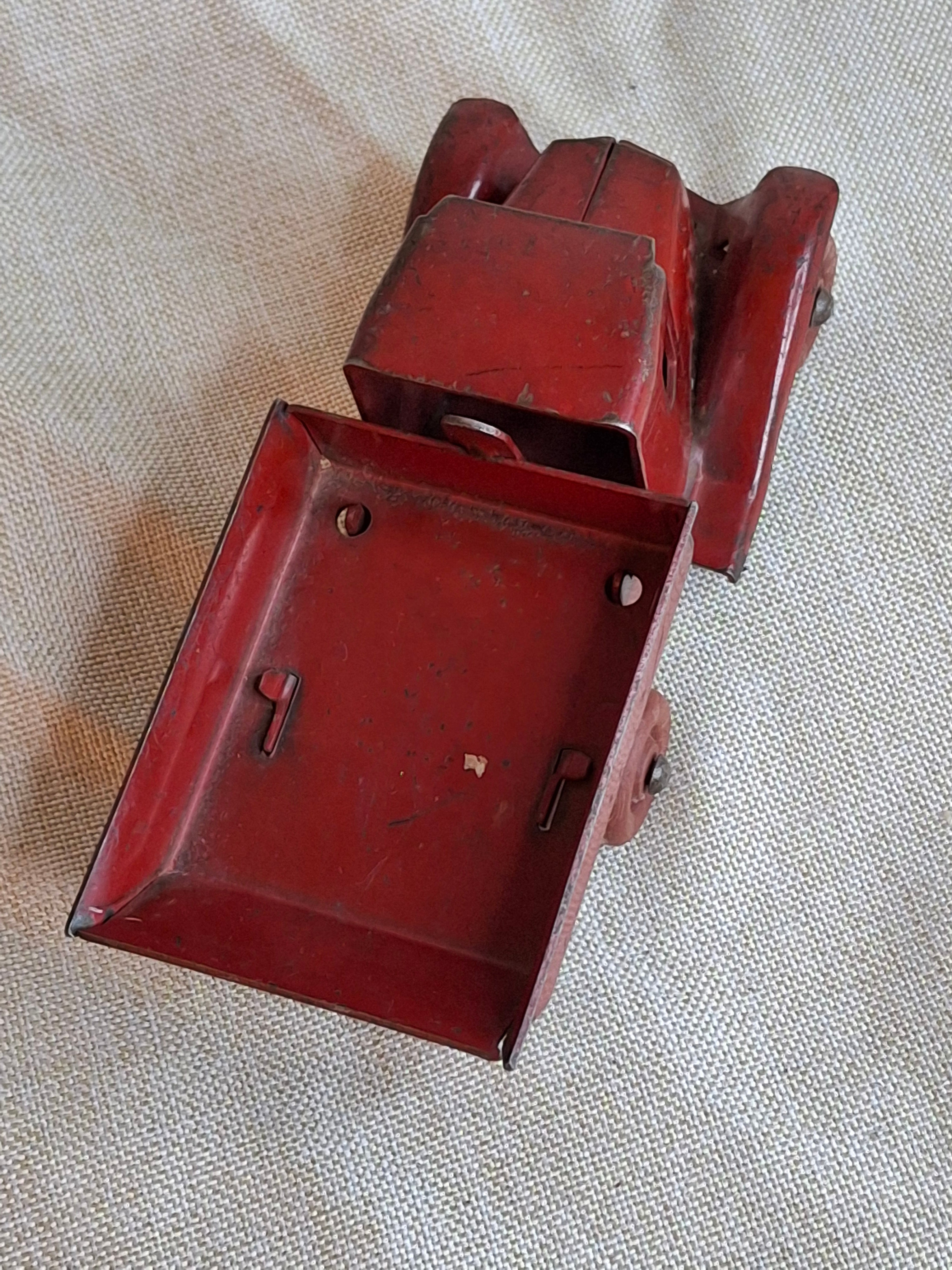 Antique 1930s Wyandotte Toys Pressed Steel C-Cab Dump Truck Red Wood Wheels 5"