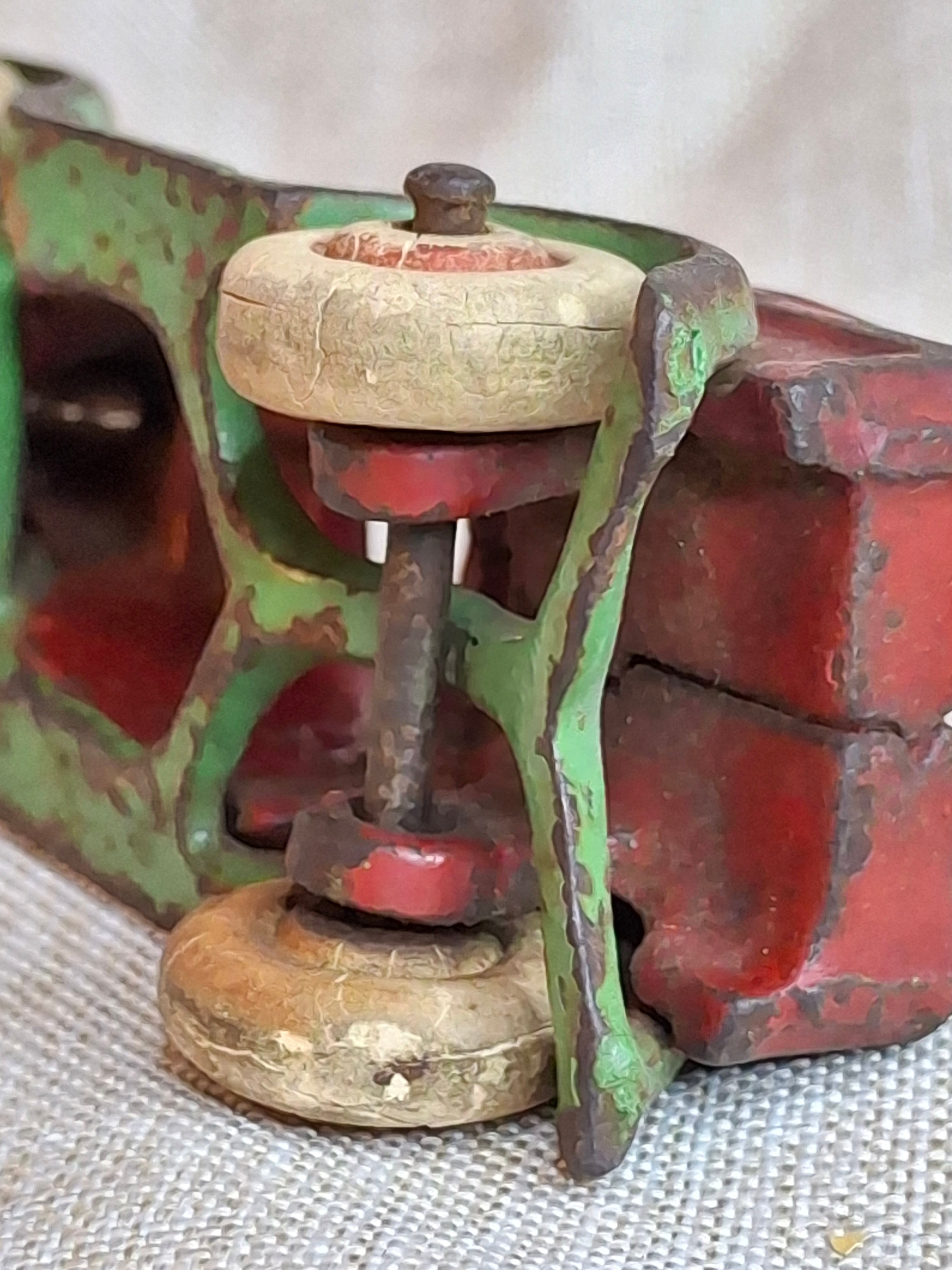 Antique Arcade Cast Iron Tow Truck Wrecker No. 263 Original Paint 1930s USA