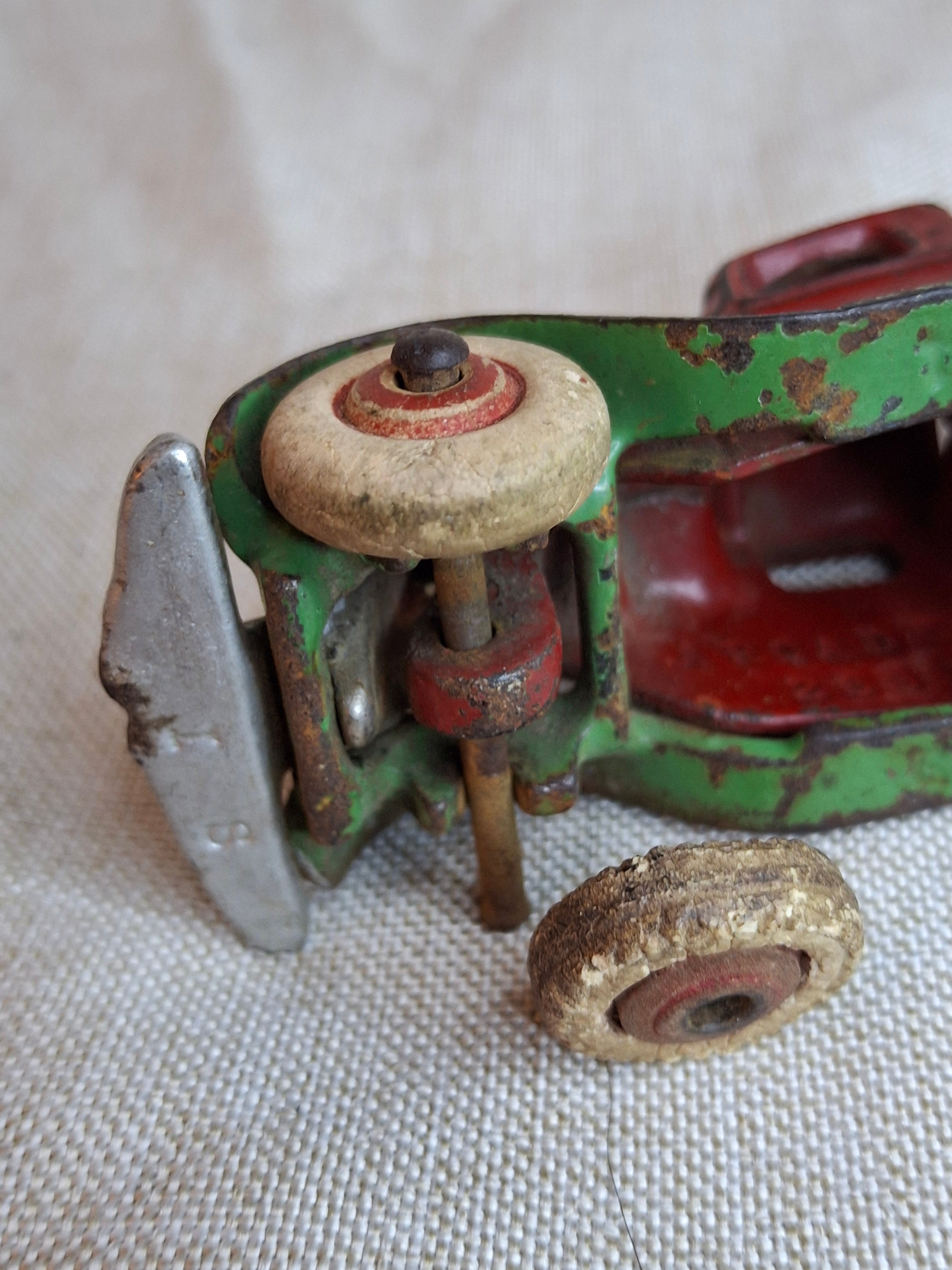Antique Arcade Cast Iron Tow Truck Wrecker No. 263 Original Paint 1930s USA