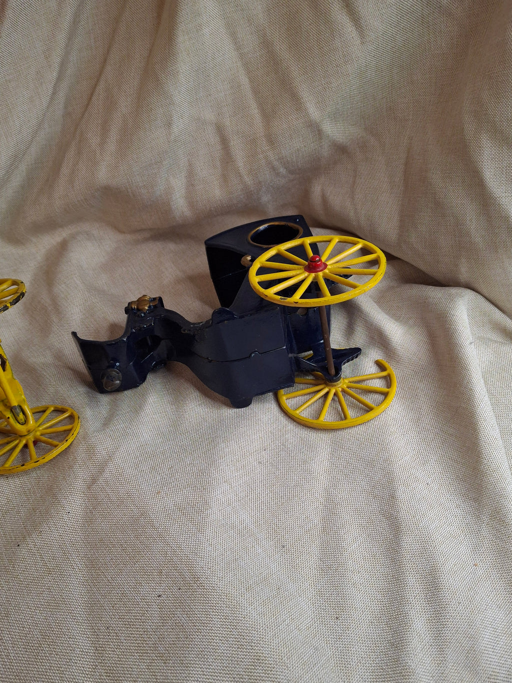 Antique Cast Iron Kenton Cabriolet Hansom Cab Carriage Toy - Original Figures