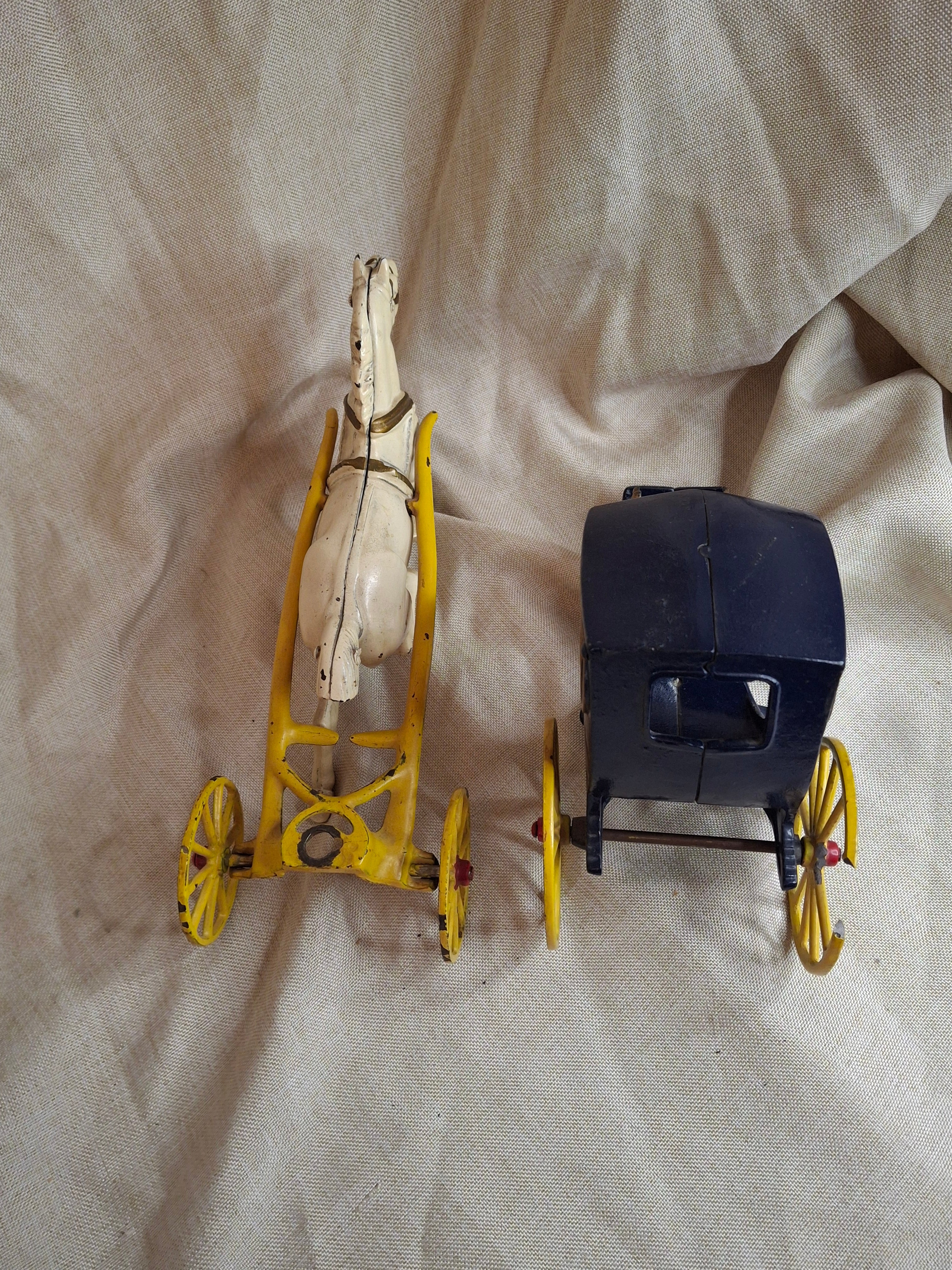 Antique Cast Iron Kenton Cabriolet Hansom Cab Carriage Toy - Original Figures
